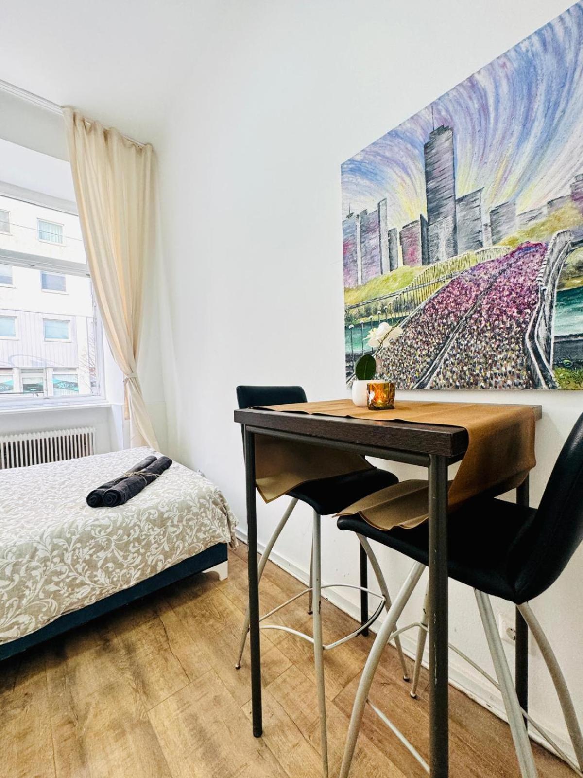 Comfortable 5br Shared 10 Minute Walk To Matzleinsdorfer Platz Apartment Vienna