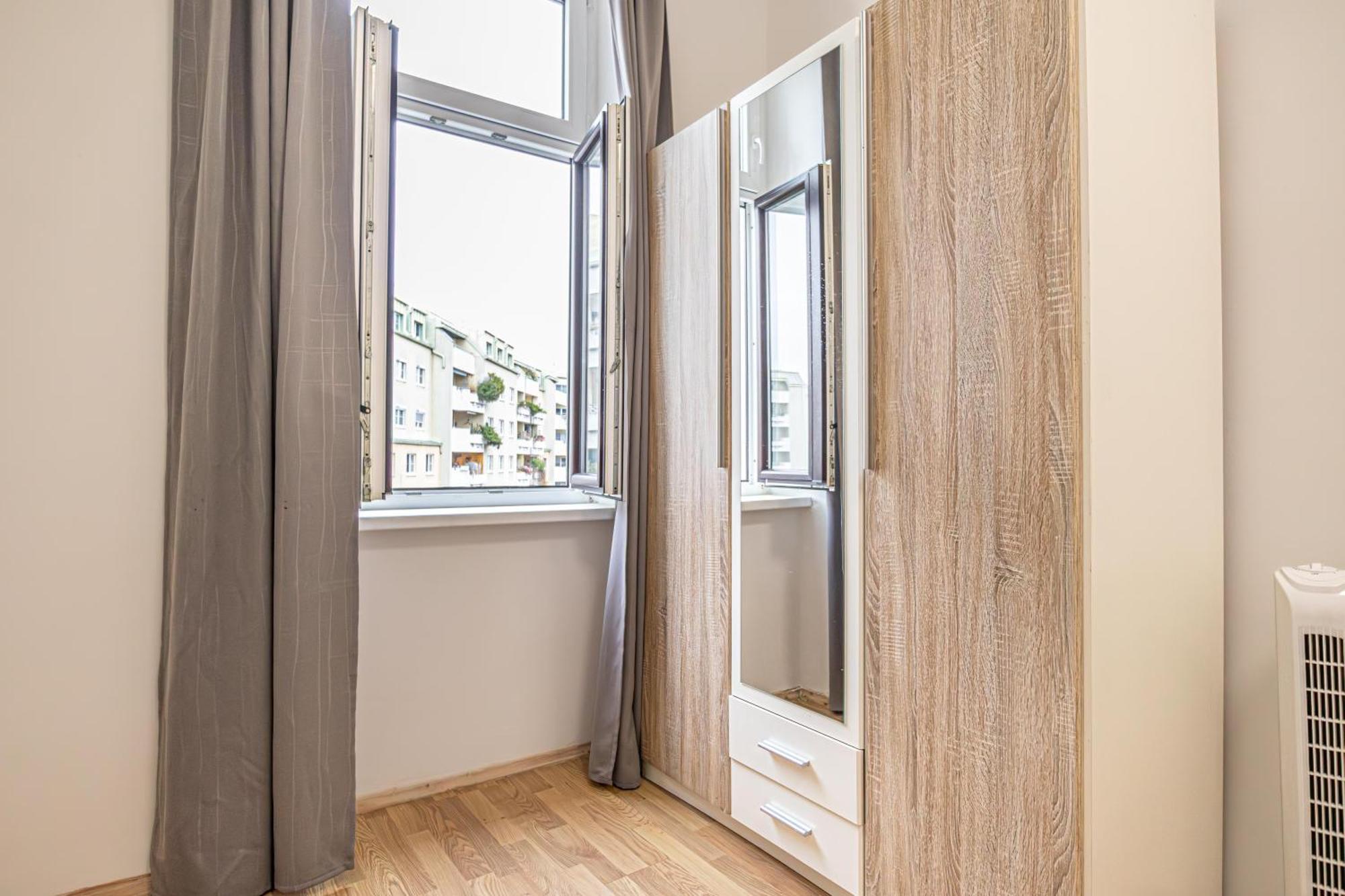 Superb 2br Very Spacious At The Millenium Tower * Vienna