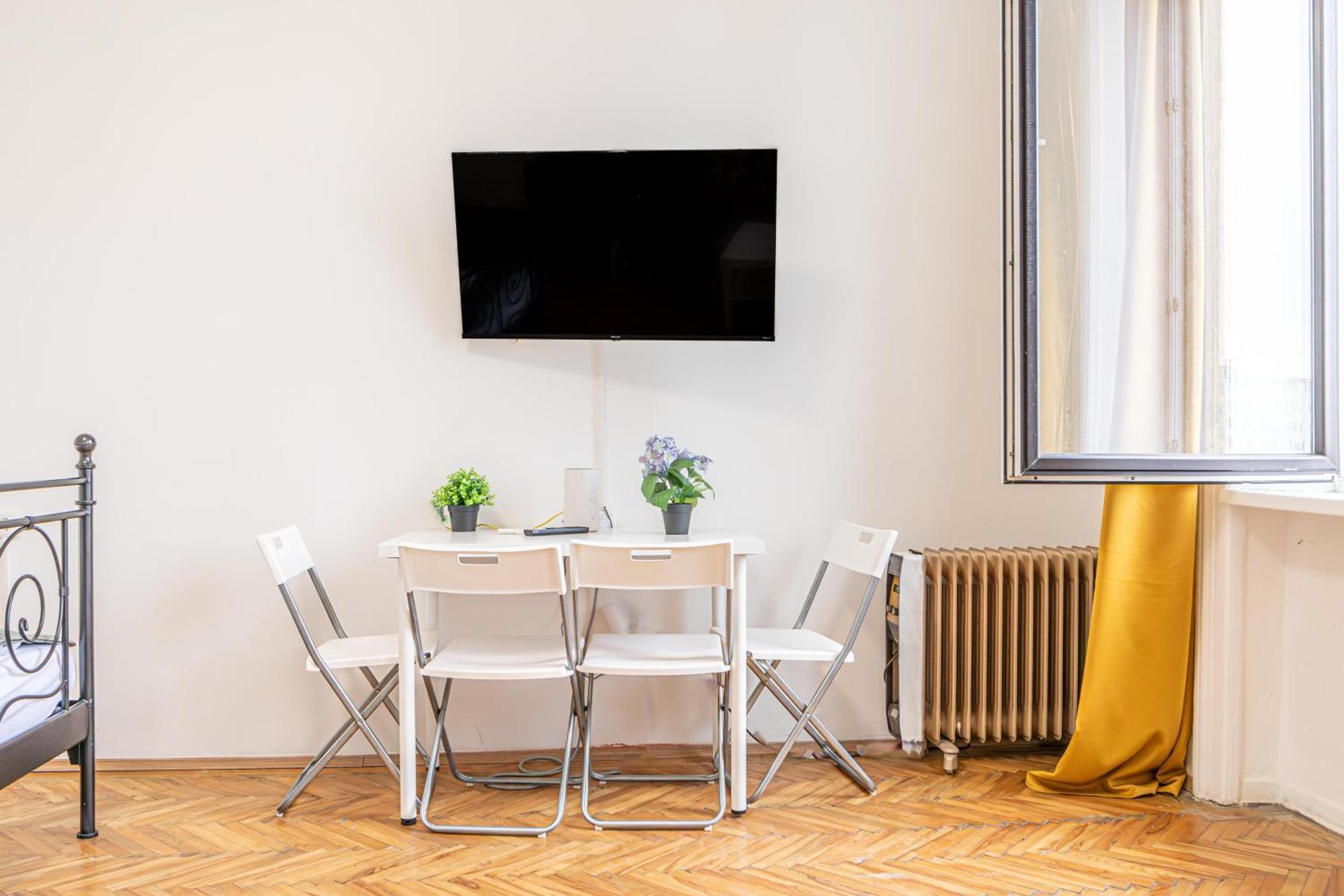 Apartment Superb 2br Very Spacious At The Millenium Tower Vienna
