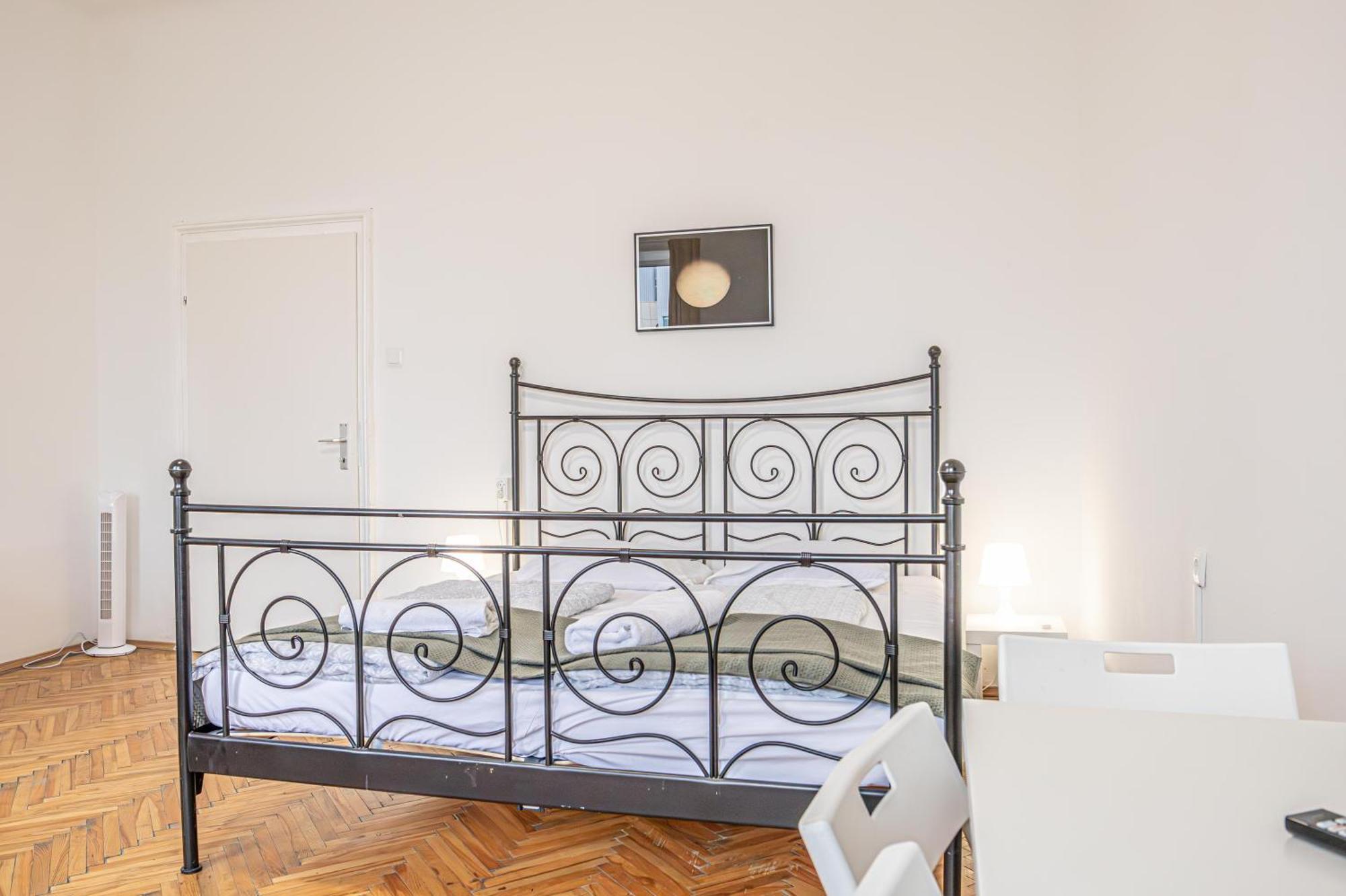 Superb 2br Very Spacious At The Millenium Tower * Vienna