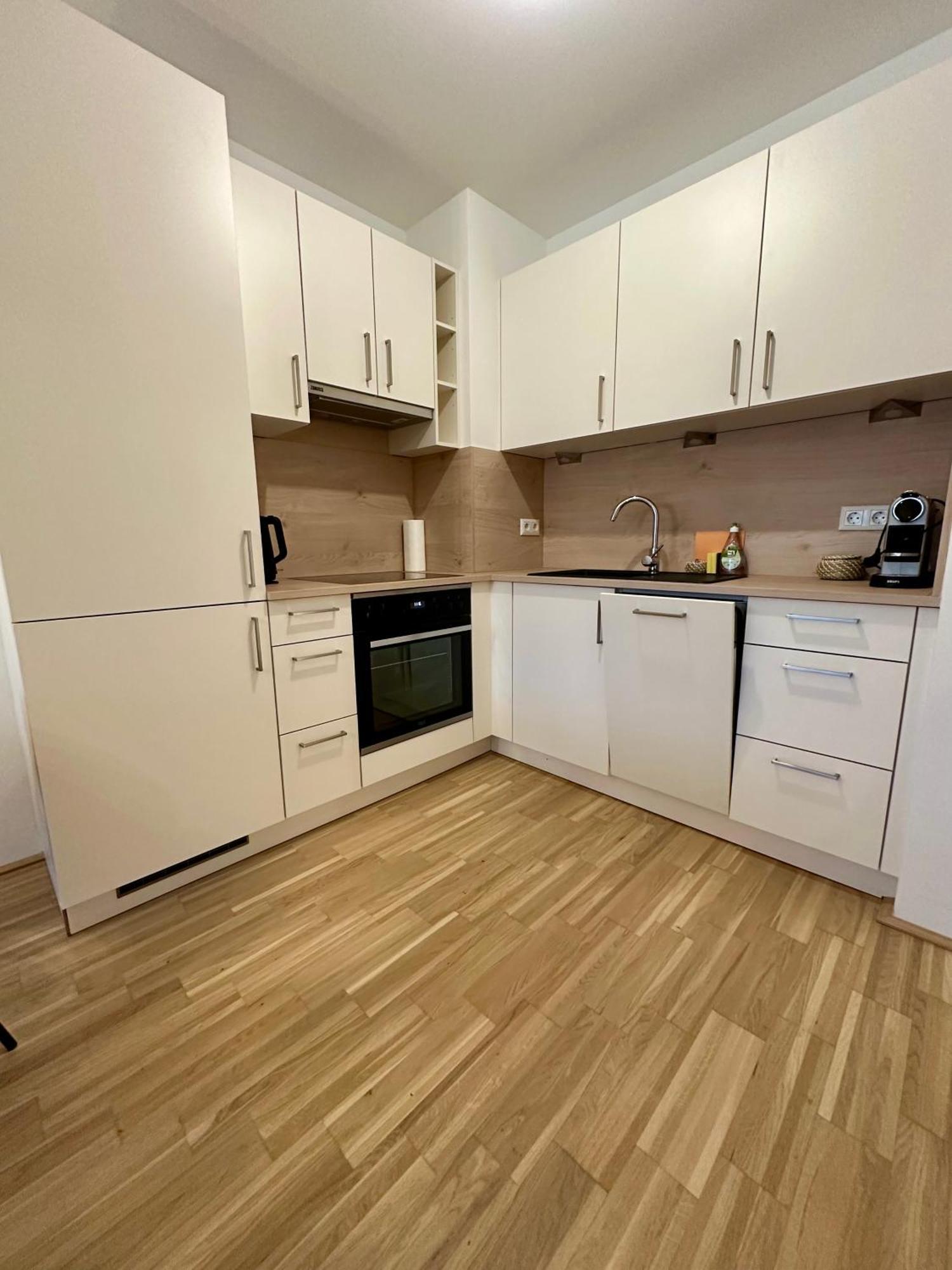 Coho Mit Hauseigener Tiefgarage Apartment Vienna