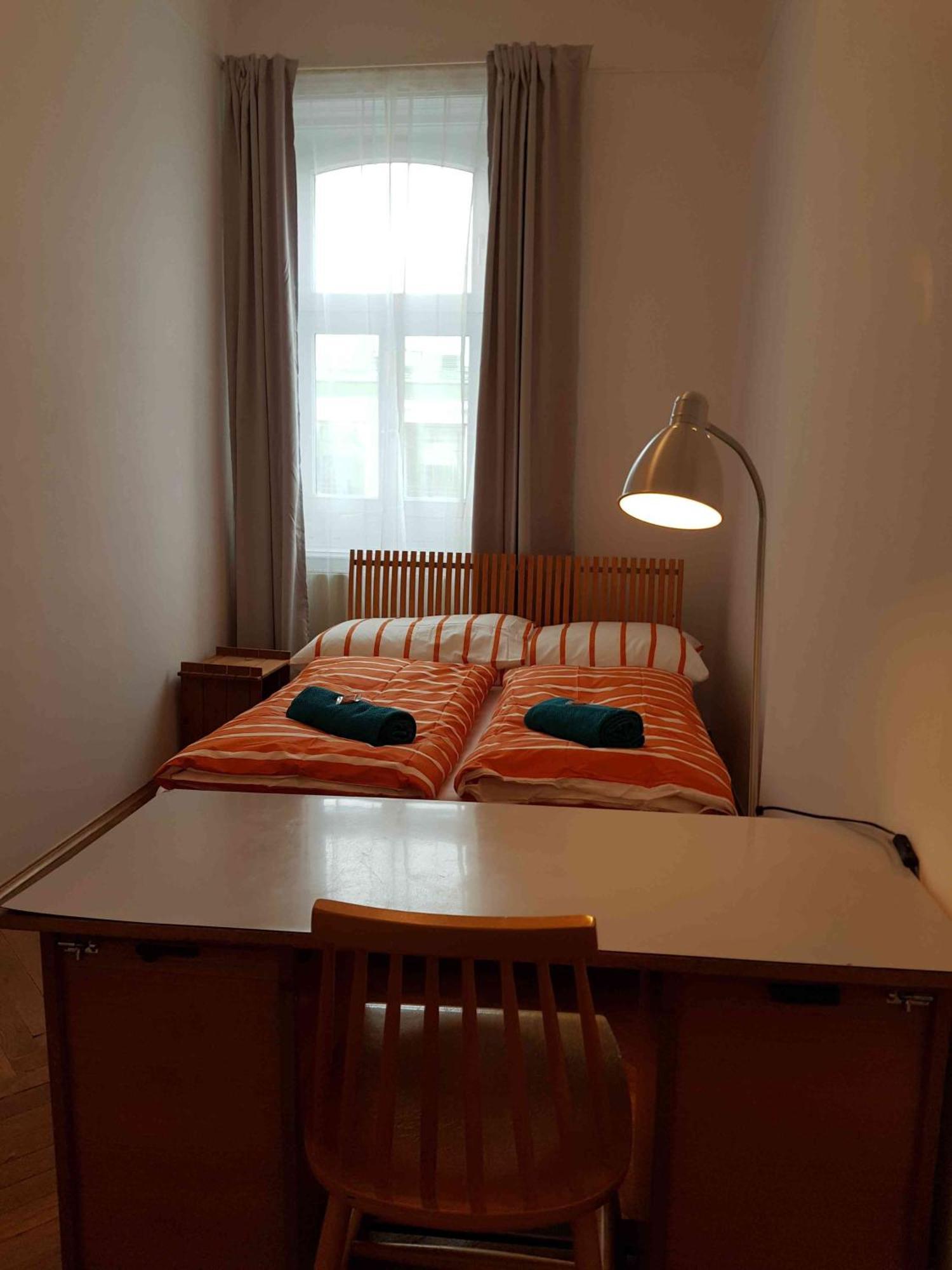 Grosse Helle Altbauwohnung Apartment *