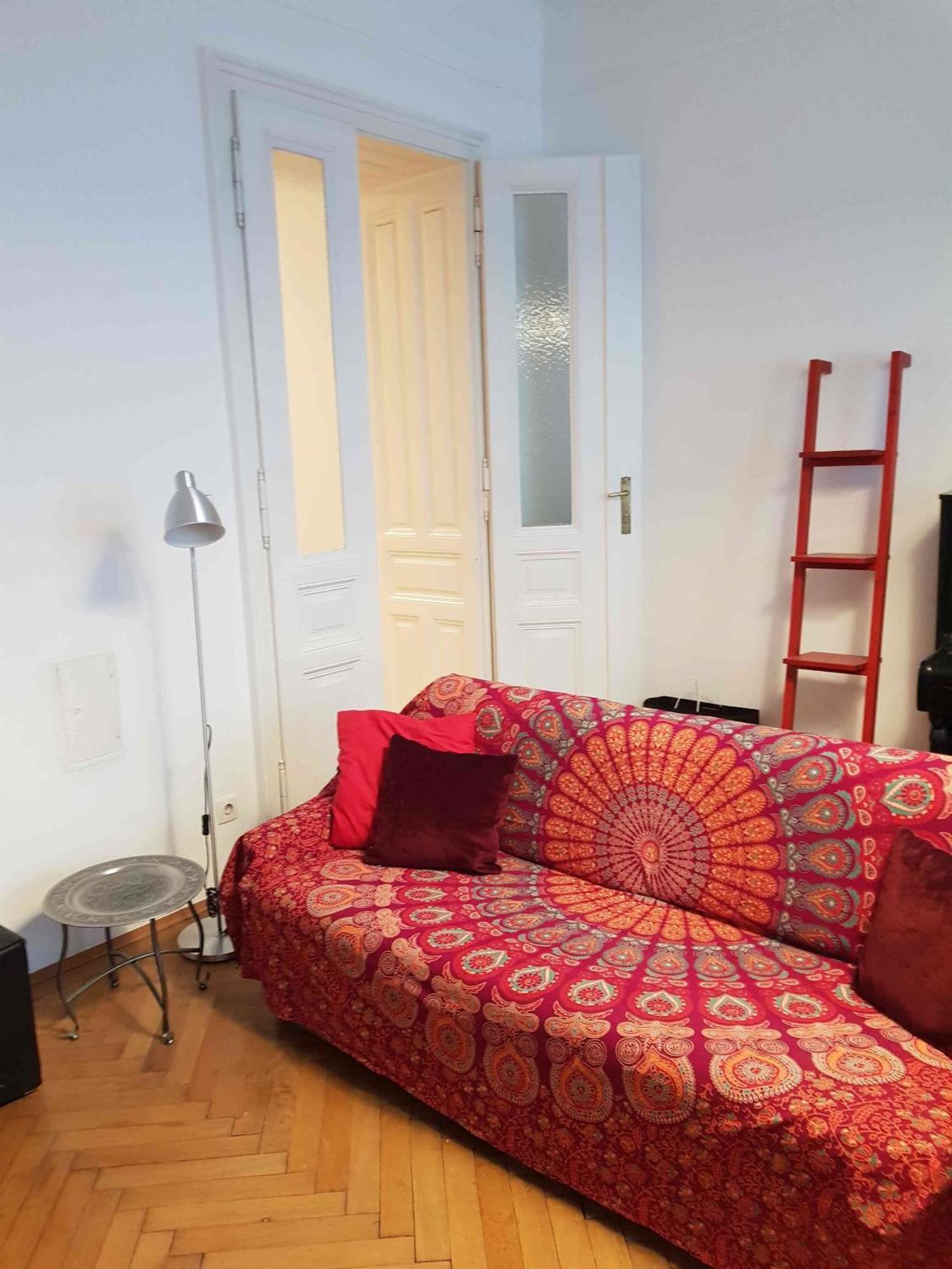 Grosse Helle Altbauwohnung * Vienna