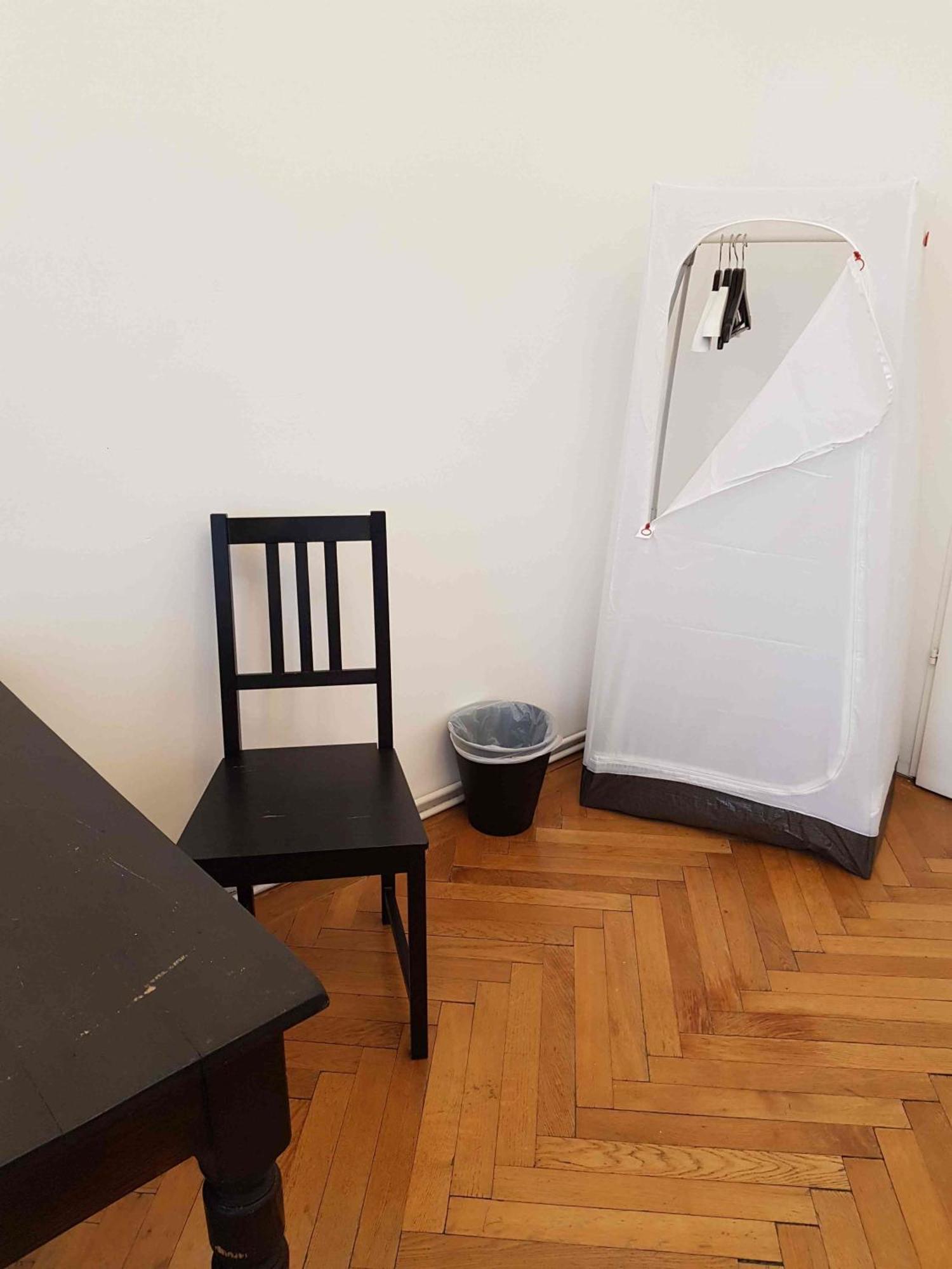Grosse Helle Altbauwohnung *