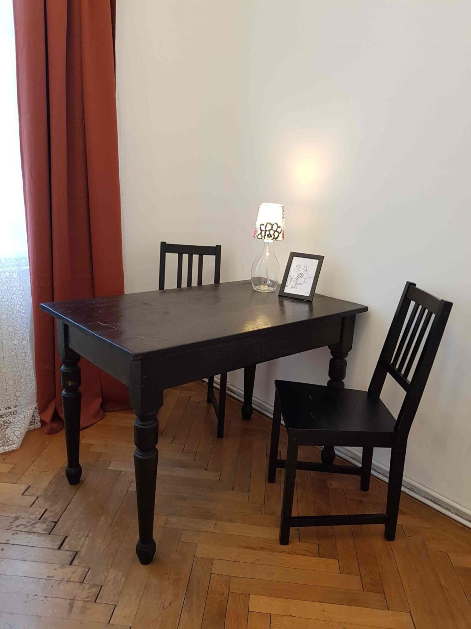 Grosse Helle Altbauwohnung *