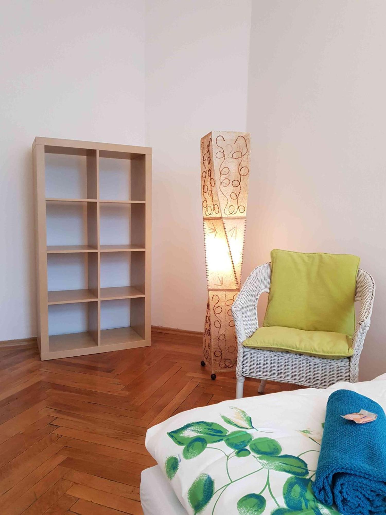 Grosse Helle Altbauwohnung