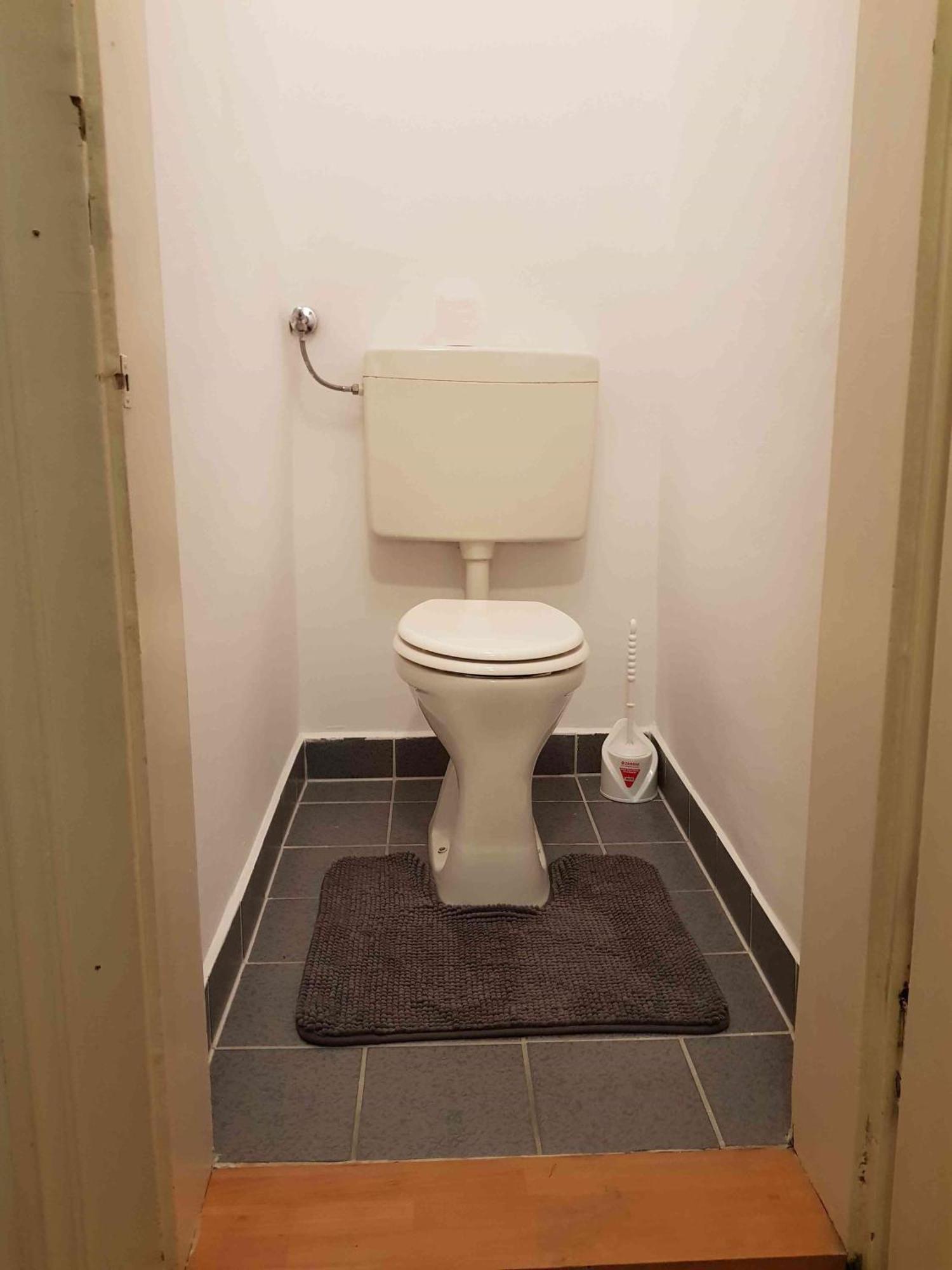 Grosse Helle Altbauwohnung Apartment *
