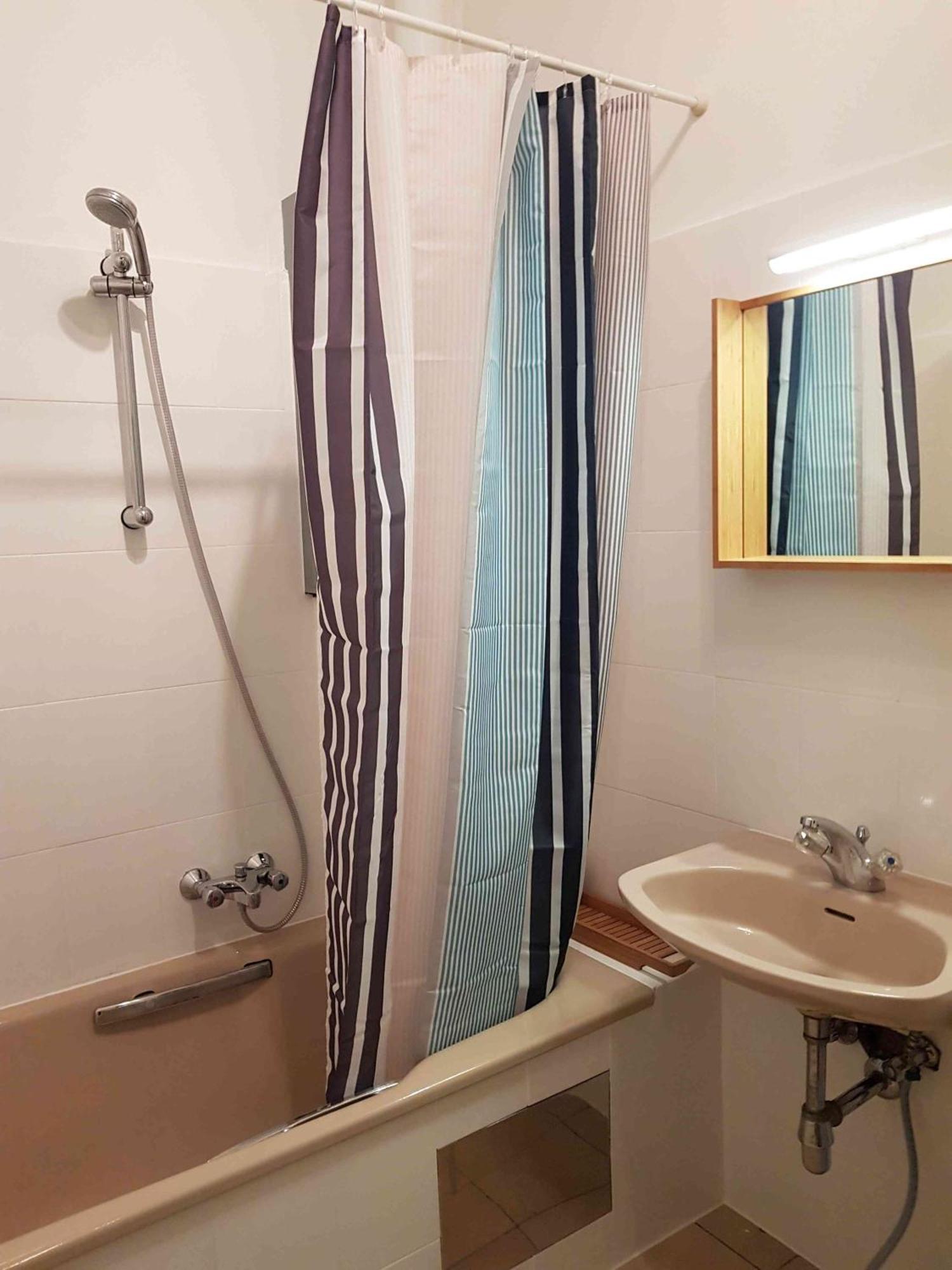 Grosse Helle Altbauwohnung Apartment Vienna