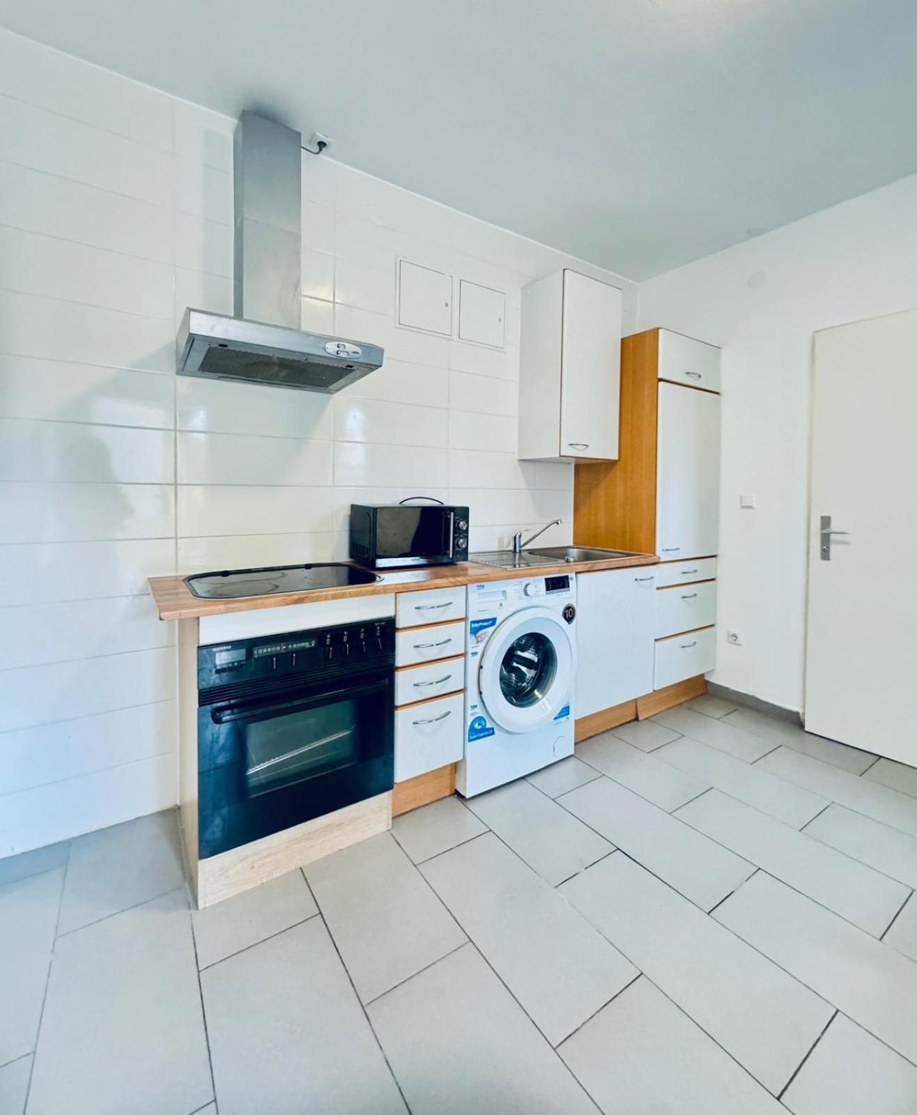 Affordable 2br Aptartment Direct Access To * Vienna