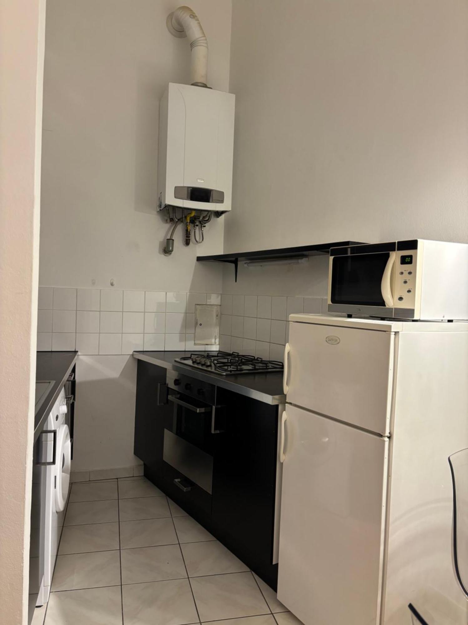 Carlton Apartment *