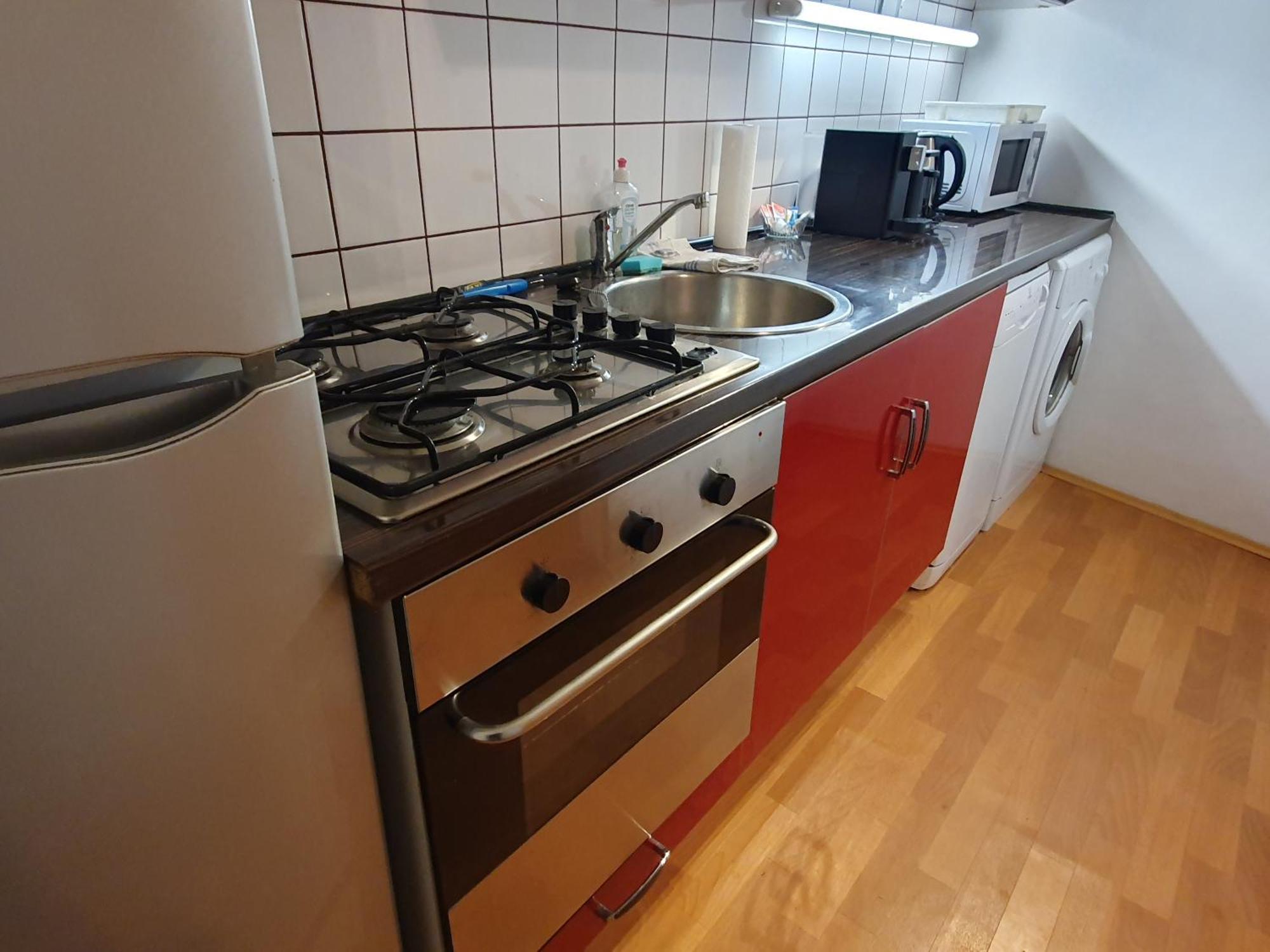 Carlton Apartment *