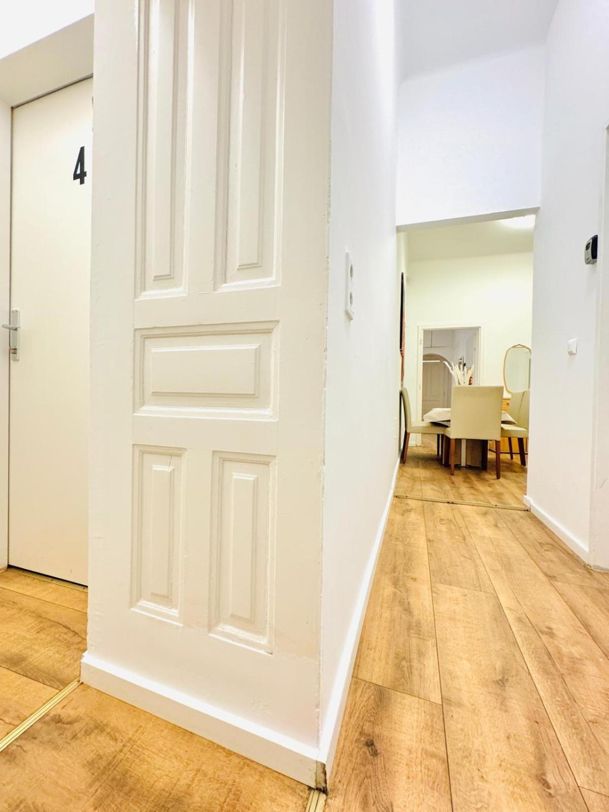Apartment 9br For 18p, 12min Walk To Augarten *