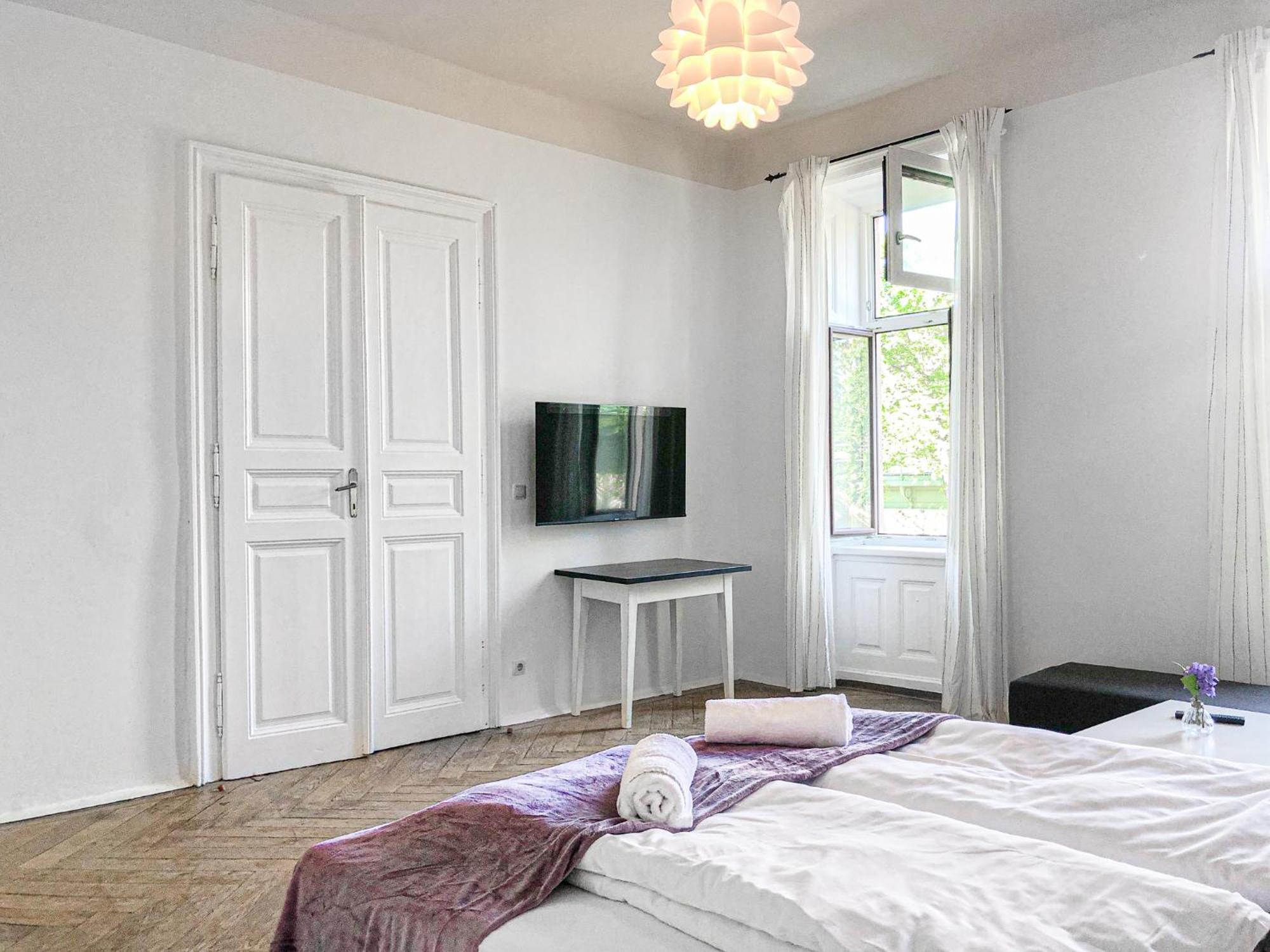 Vibrant 3br Near Akh Hospital - Perfect For Groups Apartment