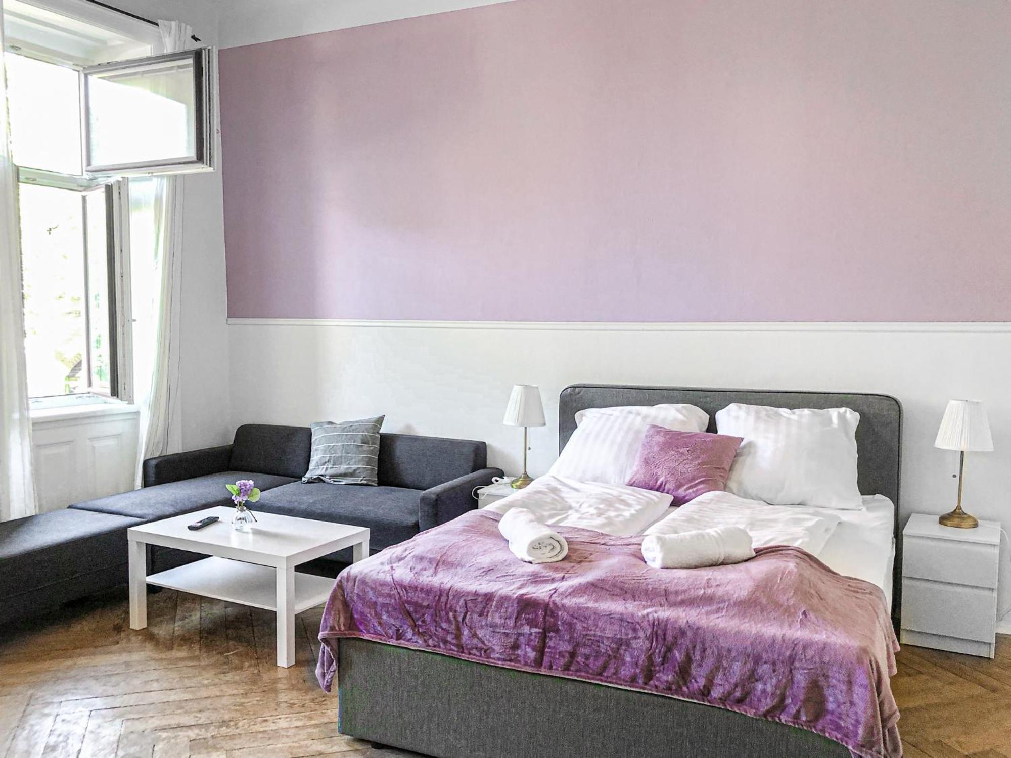 Vibrant 3br Near Akh Hospital - Perfect For Groups Apartment *