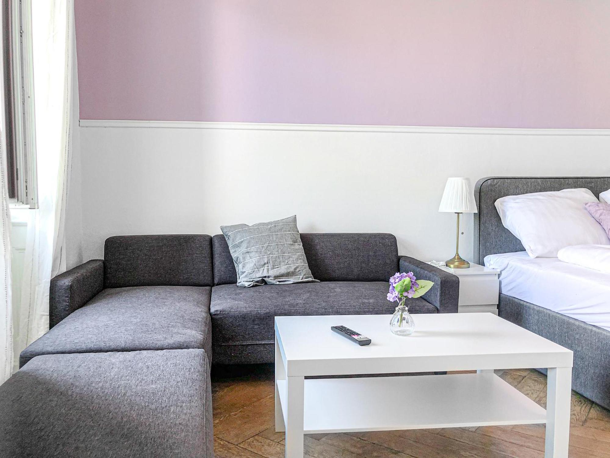Vibrant 3br Near Akh Hospital - Perfect For Groups Apartamento
