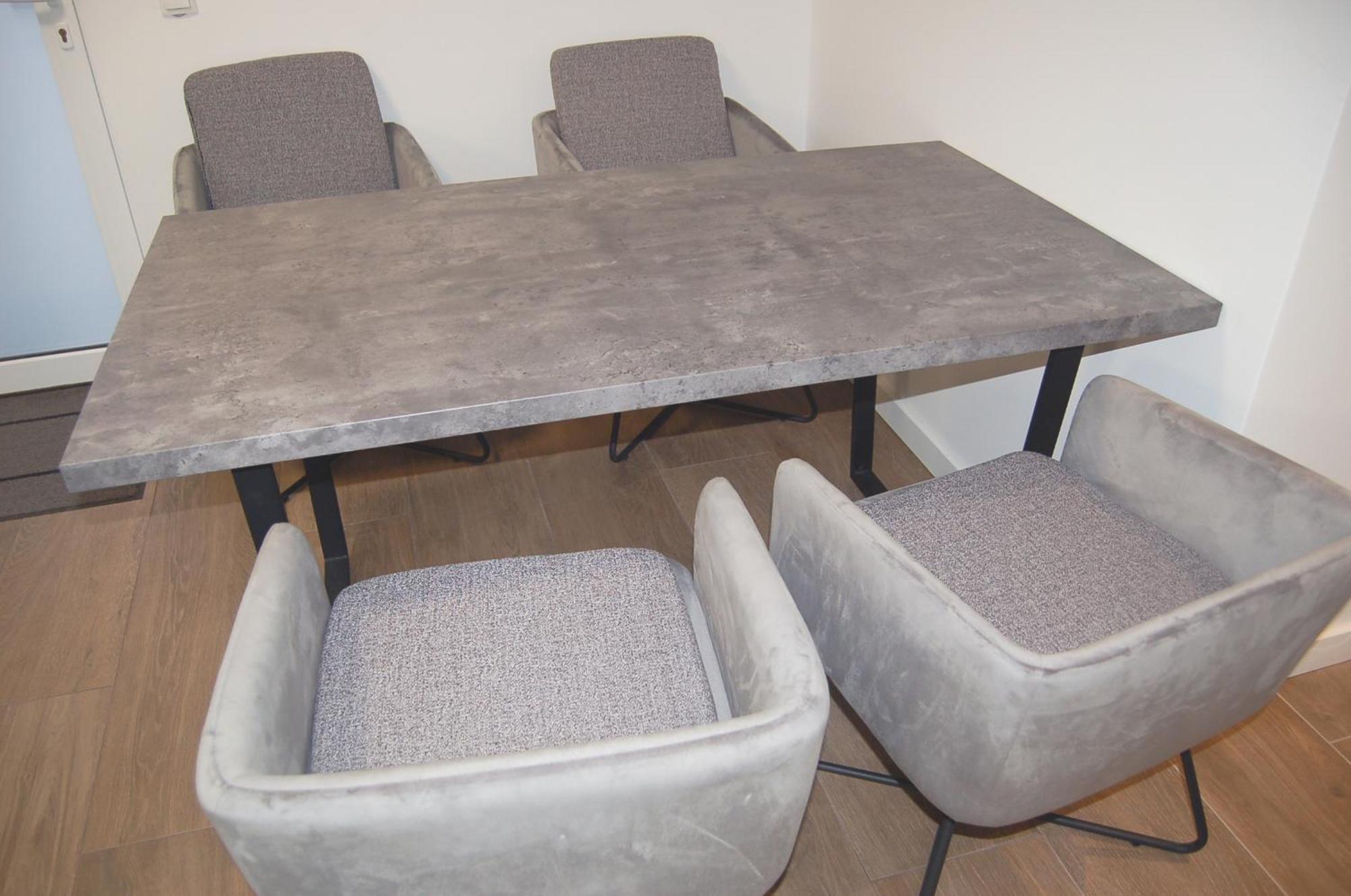 Apartment In Toller City-lage 45 M2 *