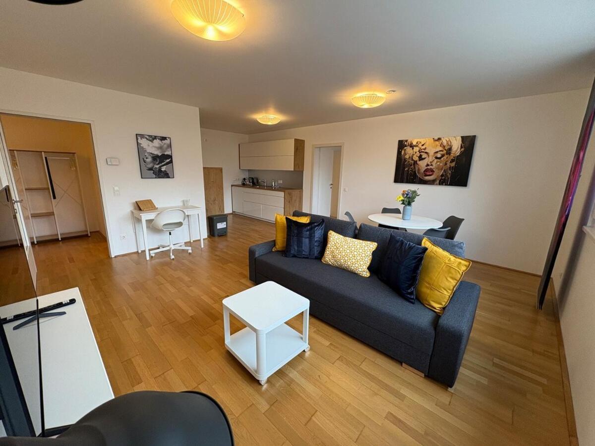 Apartment Between Old Danube And Danube Center - New, Quiet And Modern Vienna