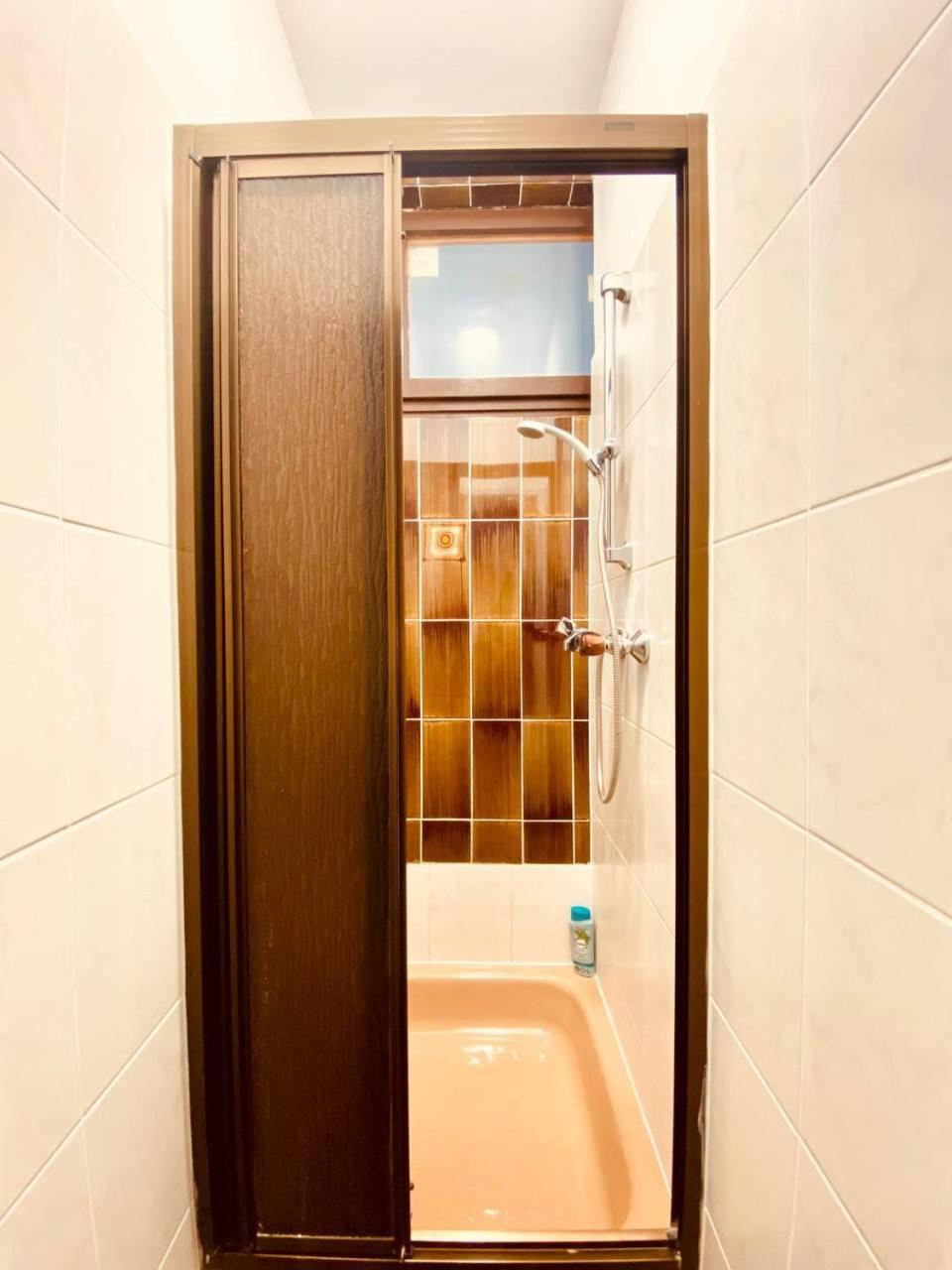 Apartment Spacious 4-bedroom Shared For Big Groups