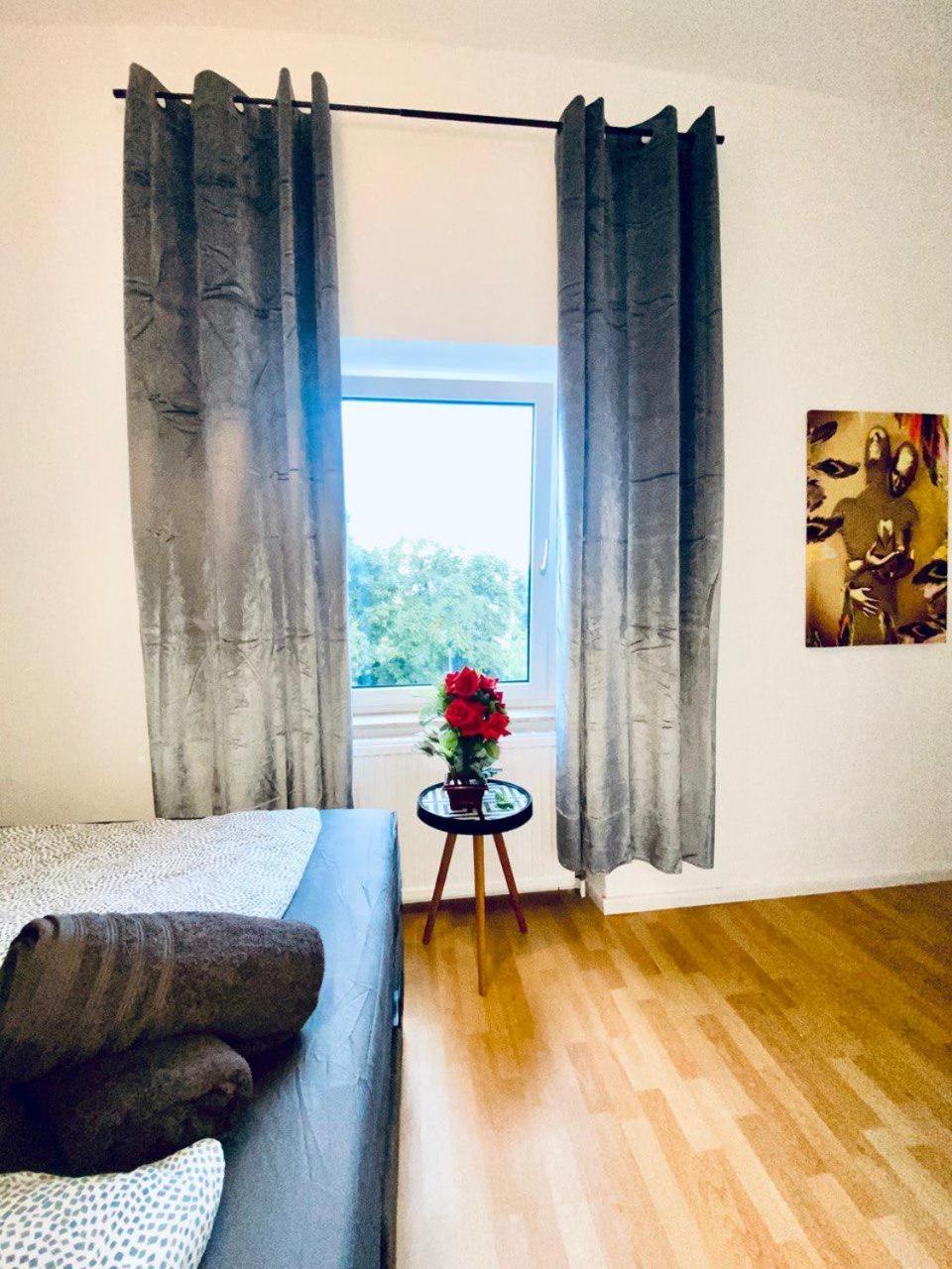 Spacious 4-bedroom Shared For Big Groups Apartment *