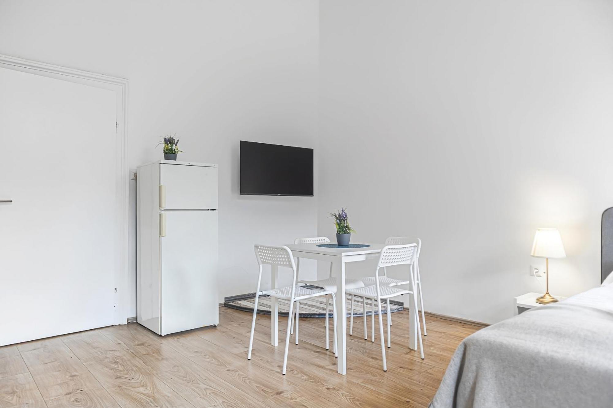 Attractive 2 Bedroom Apt. Near Akh Ideal For All Apartment Wien
