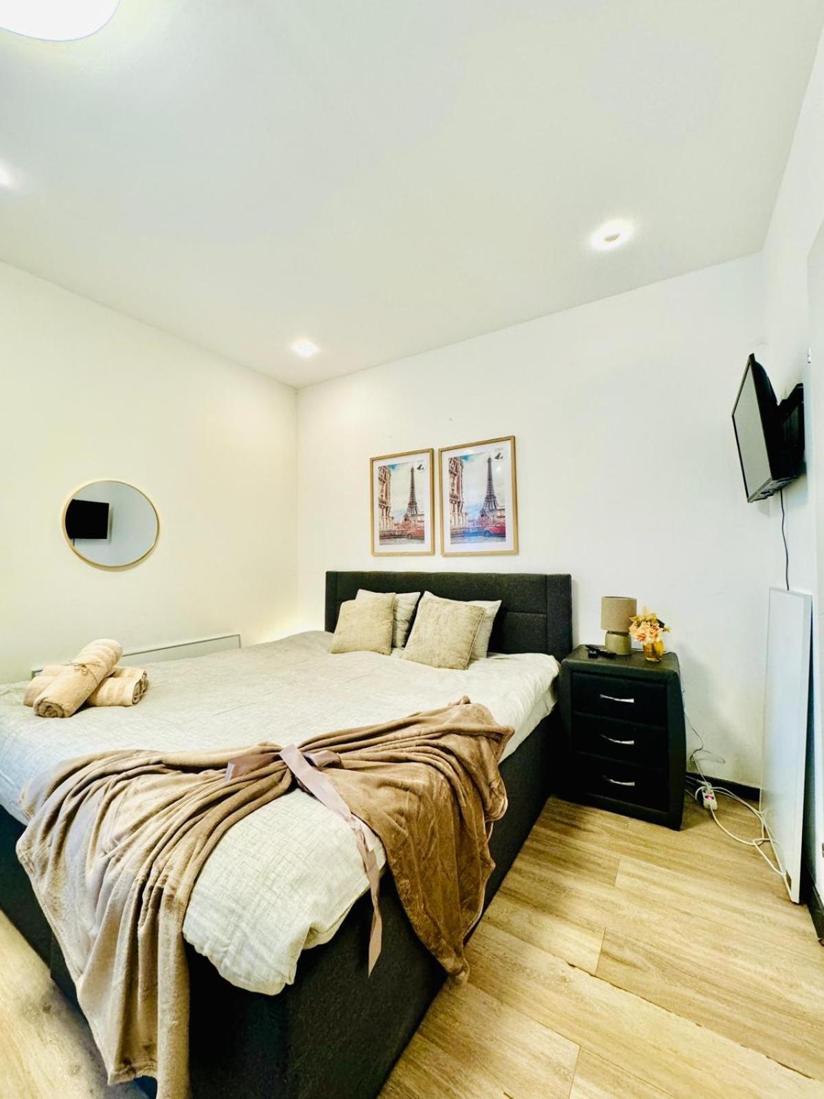 Apartamento King - 10 Mins Walk From Downtown
