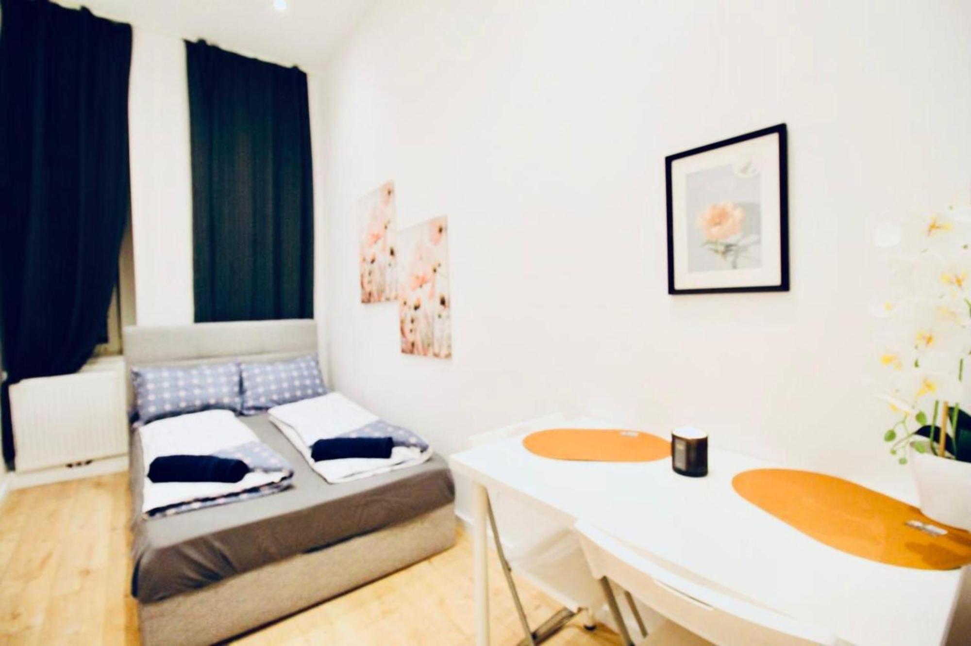Super Cozy 5 Bedroom Shared 10min Walk To Augarten * Wien
