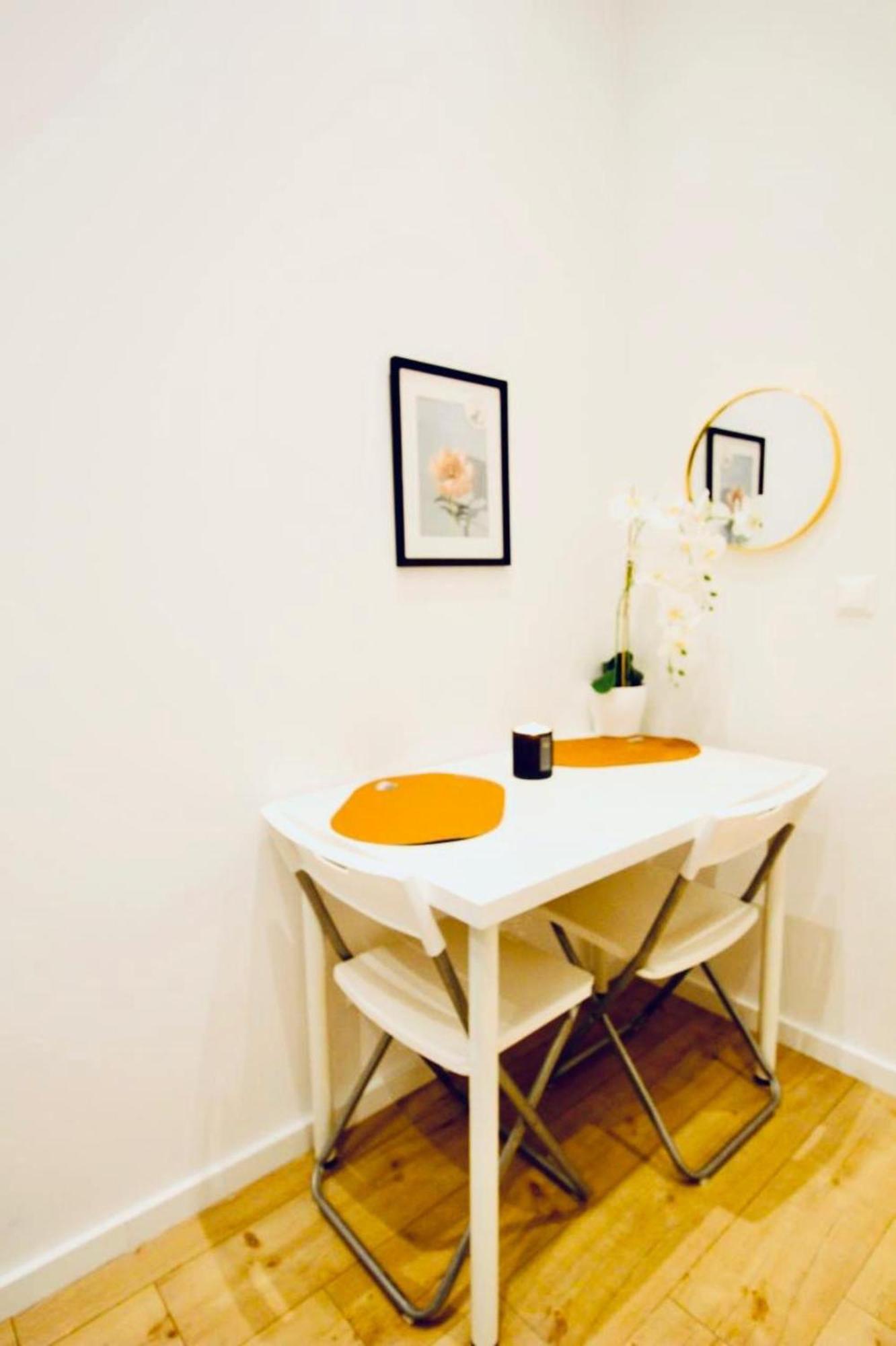 Super Cozy 5 Bedroom Shared 10min Walk To Augarten