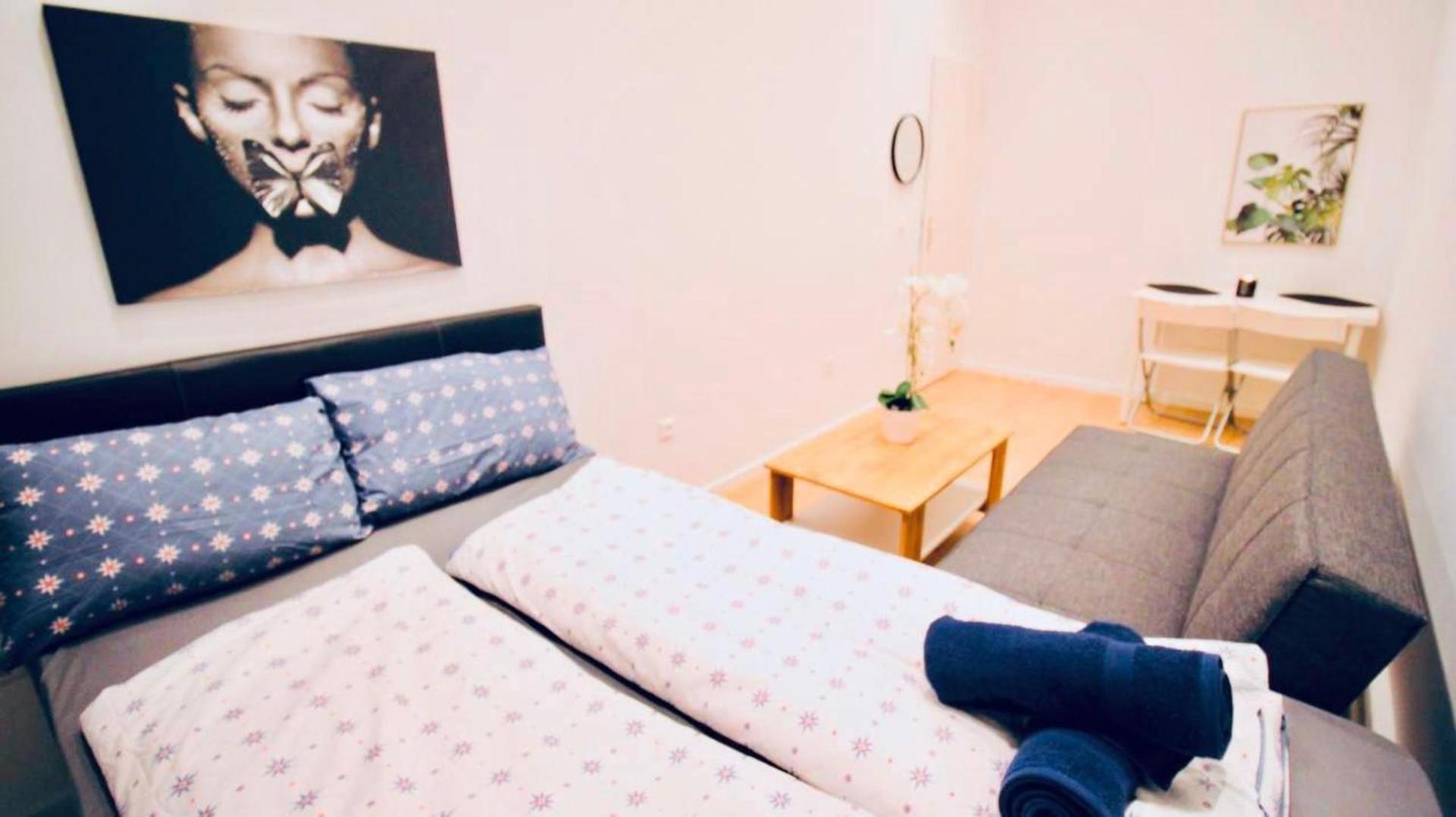 Super Cozy 5 Bedroom Shared 10min Walk To Augarten Apartment *