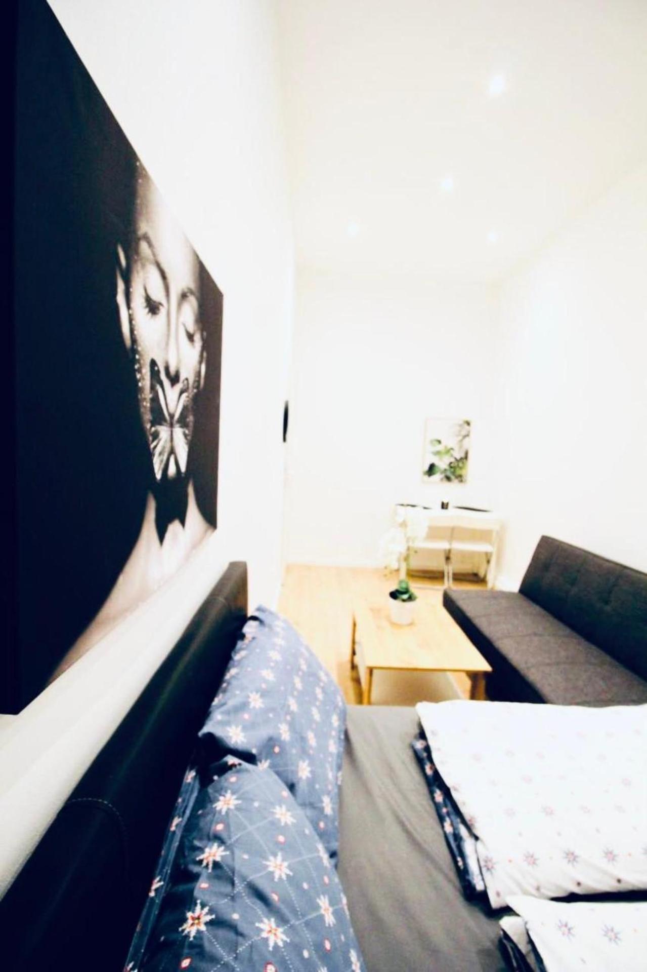 Super Cozy 5 Bedroom Shared 10min Walk To Augarten Apartment