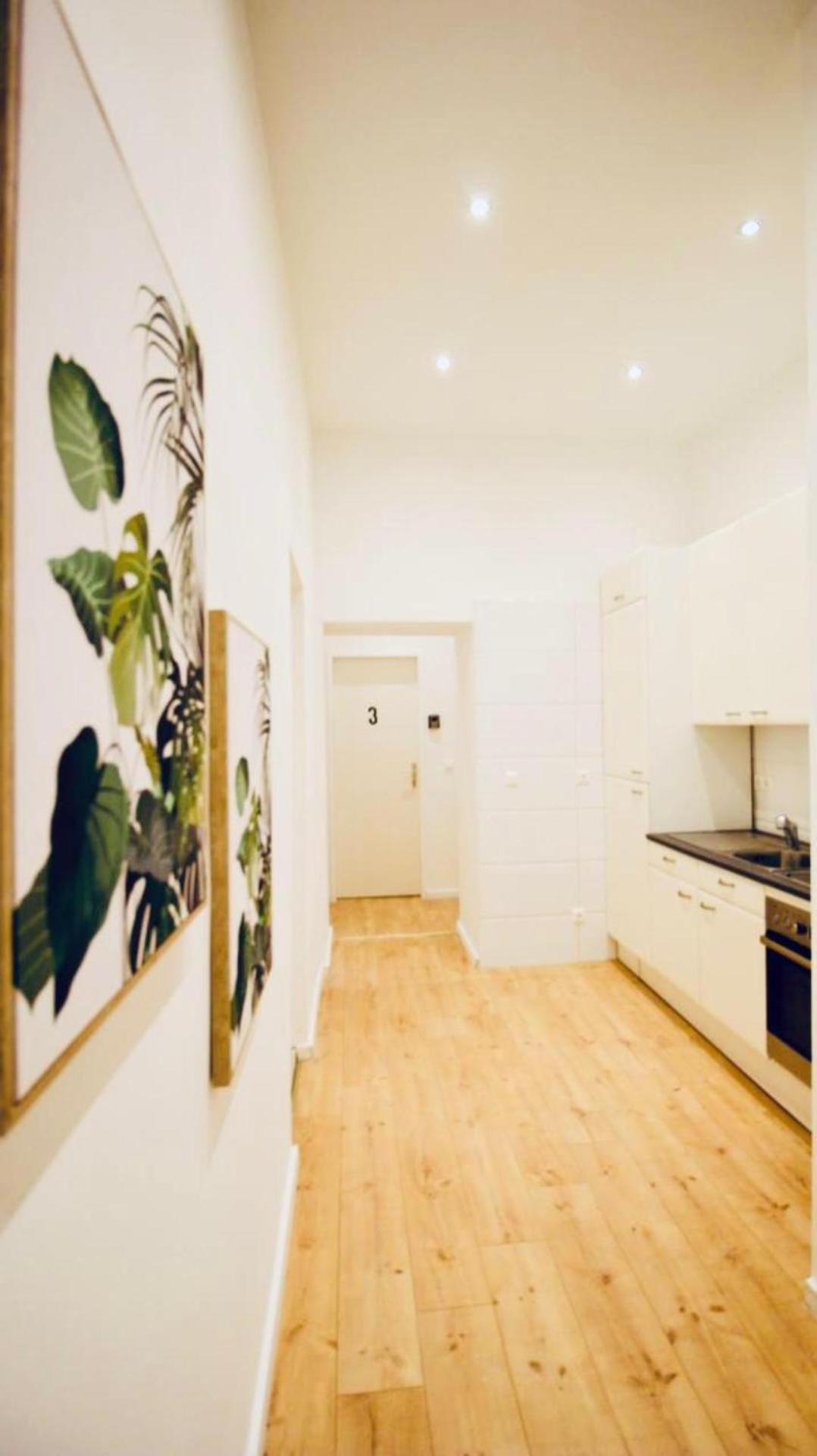 Super Cozy 5 Bedroom Shared 10min Walk To Augarten Apartment