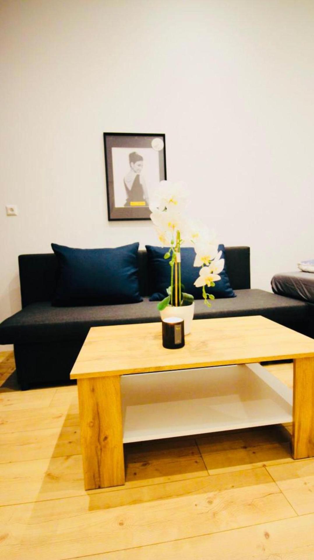 Super Cozy 5 Bedroom Shared 10min Walk To Augarten Apartment *