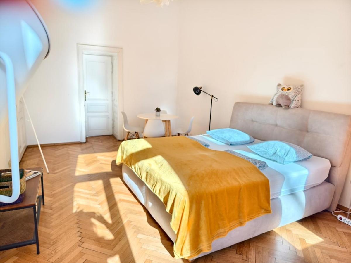 10 Min Center And Rathaus Apartment Vienna