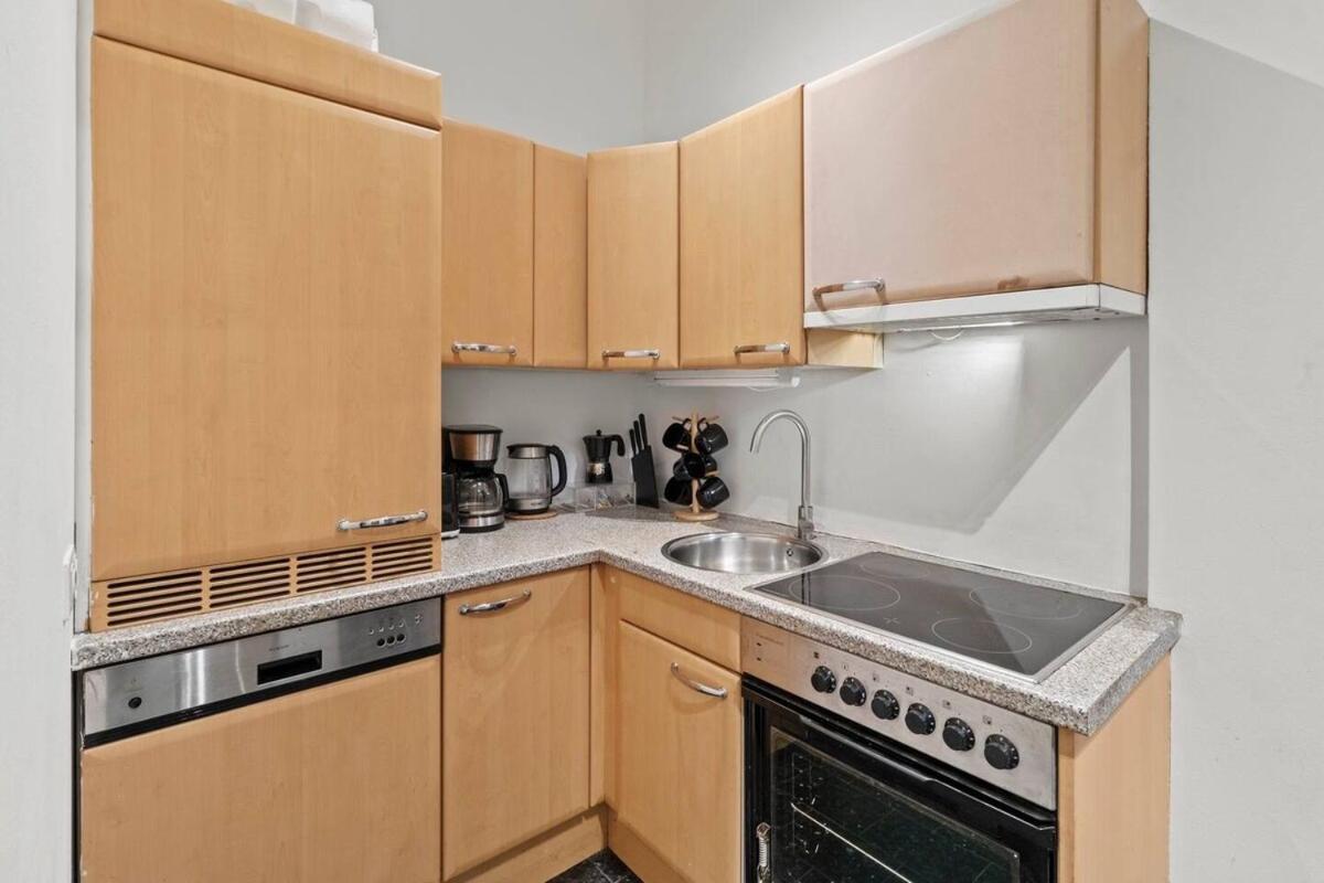 For Big Groups I Wifi I 5 Min To Subway Apartment *