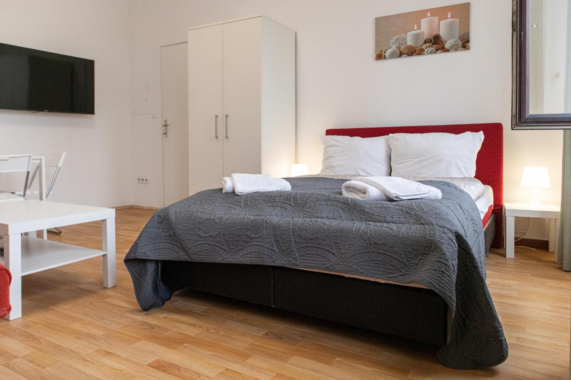 Homelike 2br Apt. @millenium Tower/danube River *