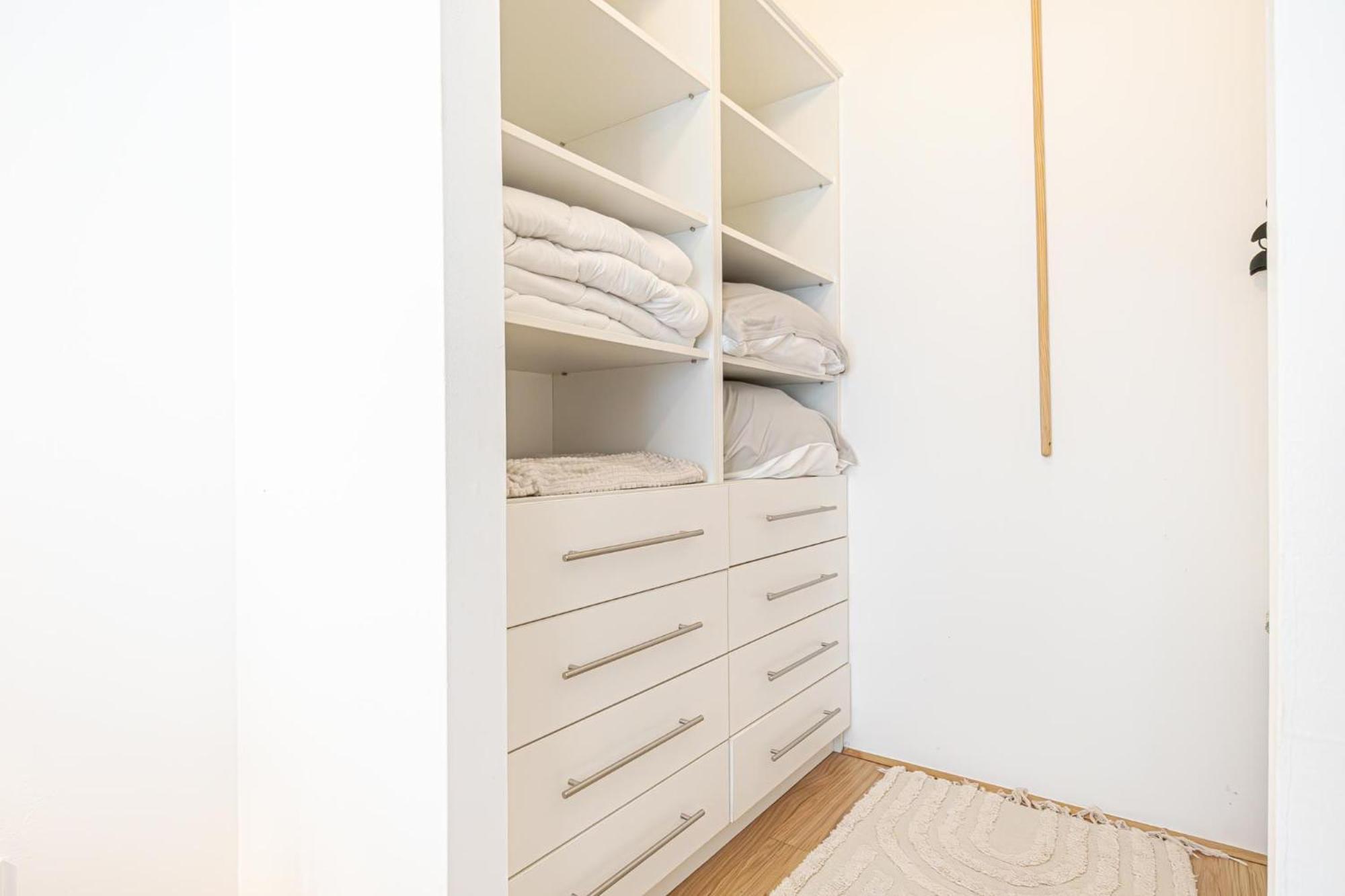 Modern 1br & 1lr In Viennas Downtown Apartment