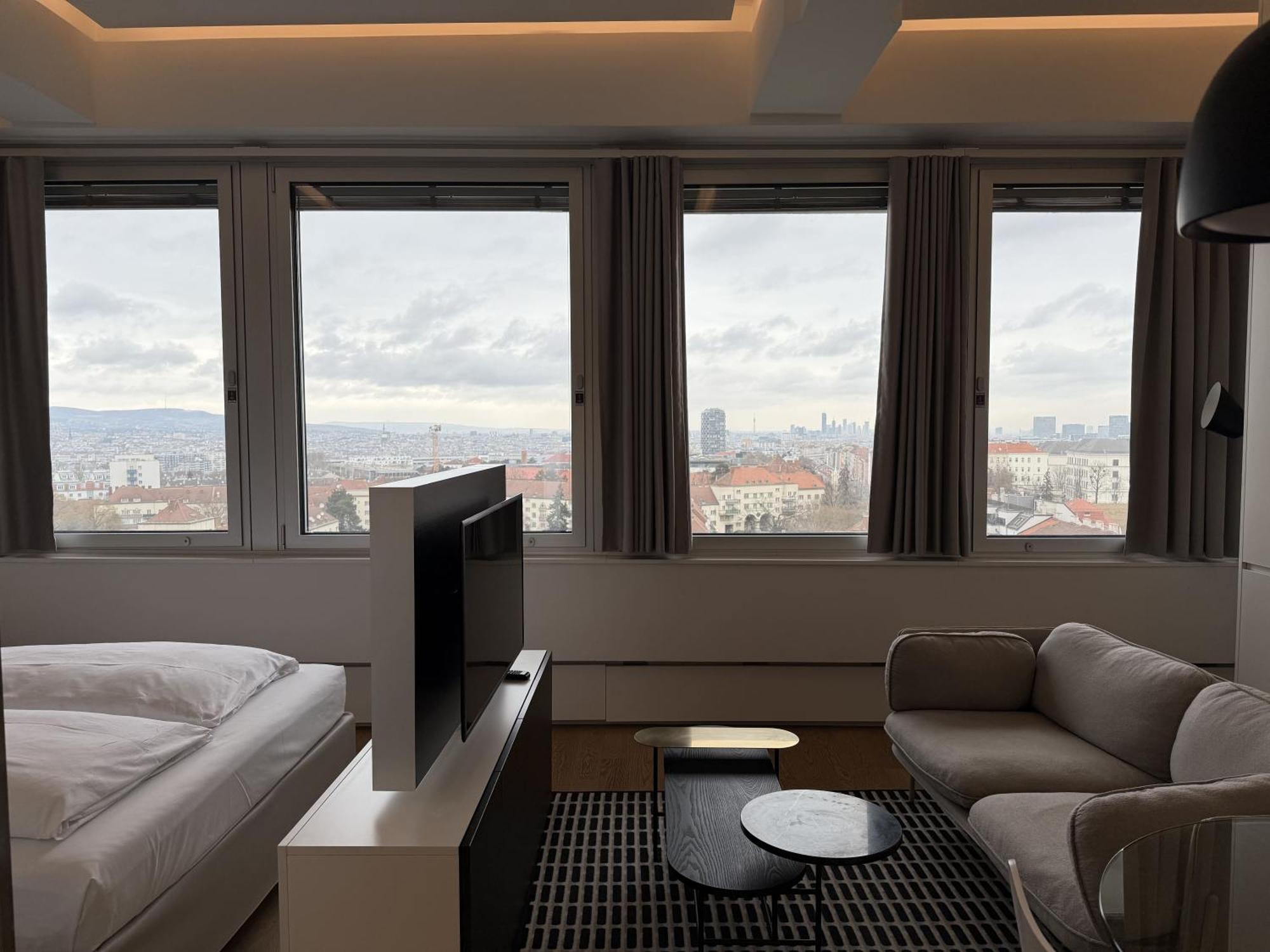 Modern With Stunning Skyline Views Apartment Vienna