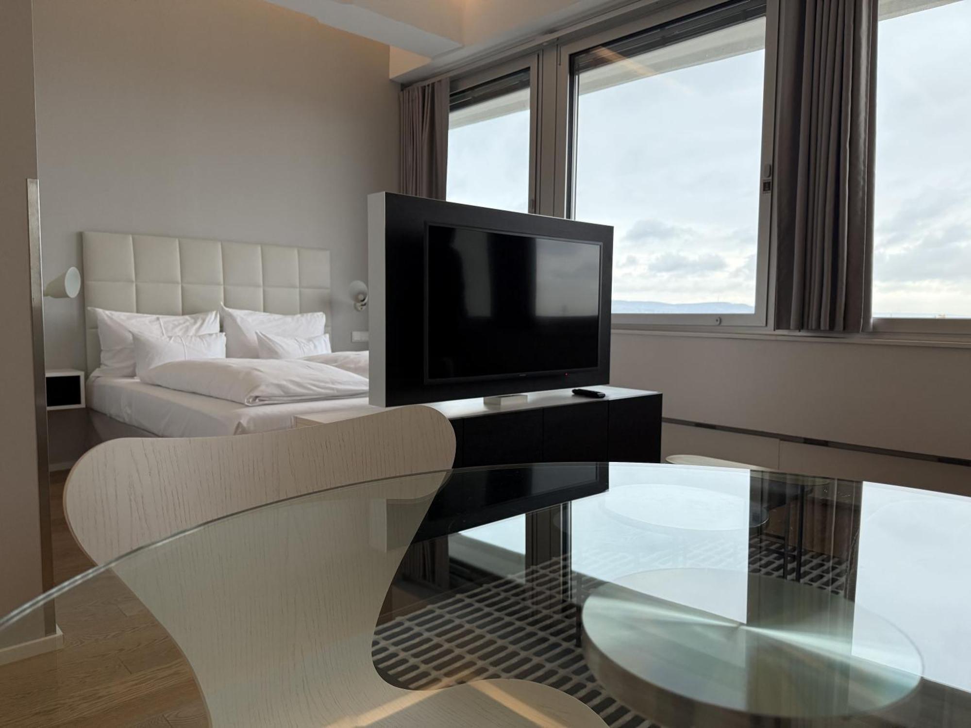 Modern With Stunning Skyline Views * Vienna