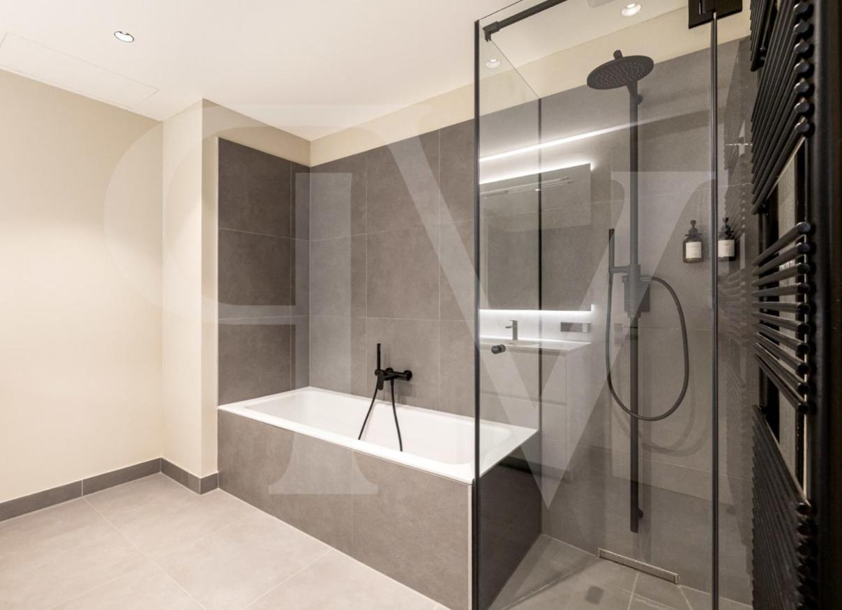 Luxurious In Heart Of Citycheckhostprofile