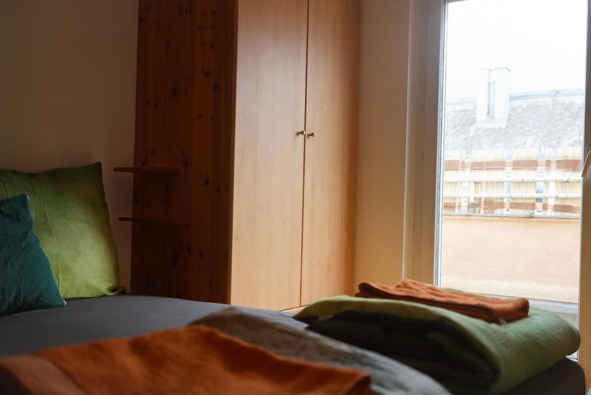 Close To Centre And Next To Wien Hbf And Easy From Airport Appartamento