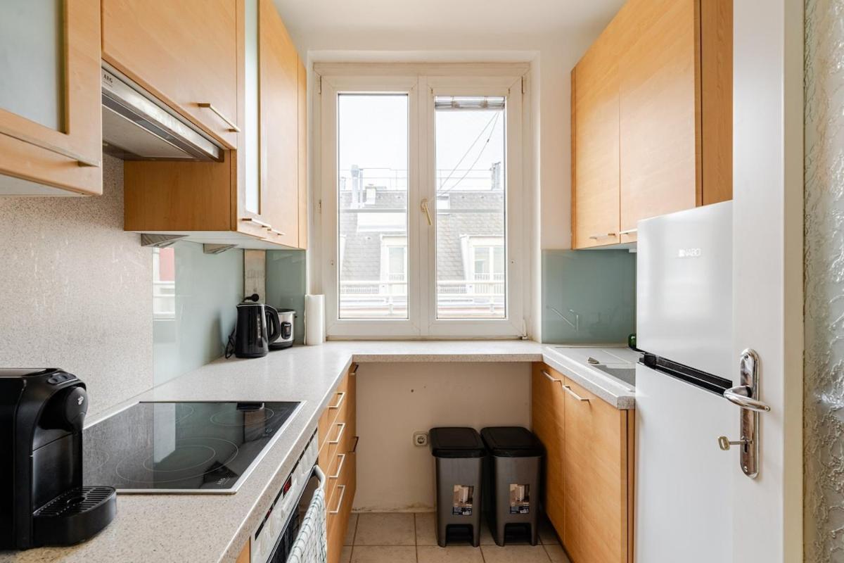 Close To Centre And Next To Wien Hbf And Easy From Airport