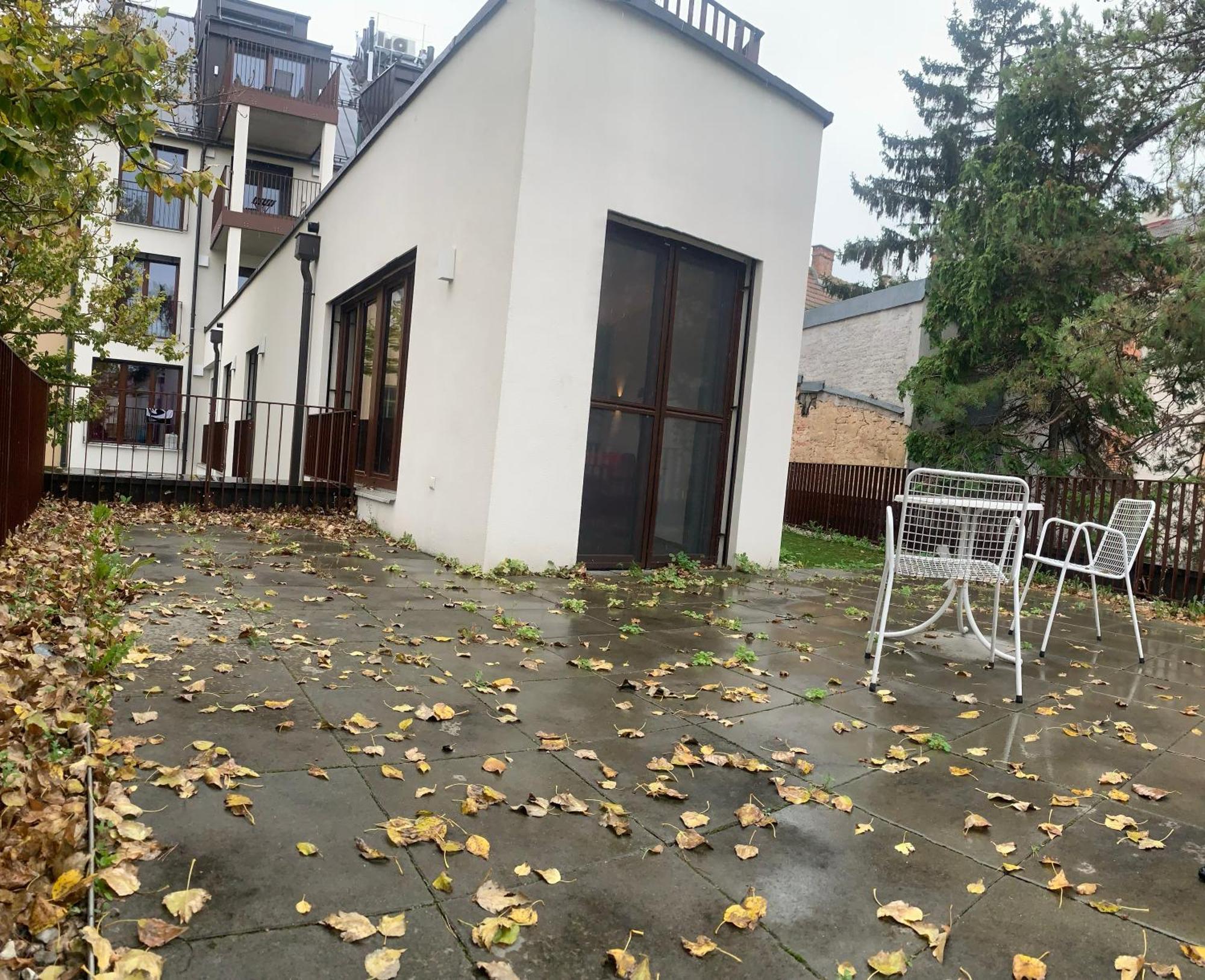 Moeblierte + Parkplatz Und Terrasse Apartment Vienna