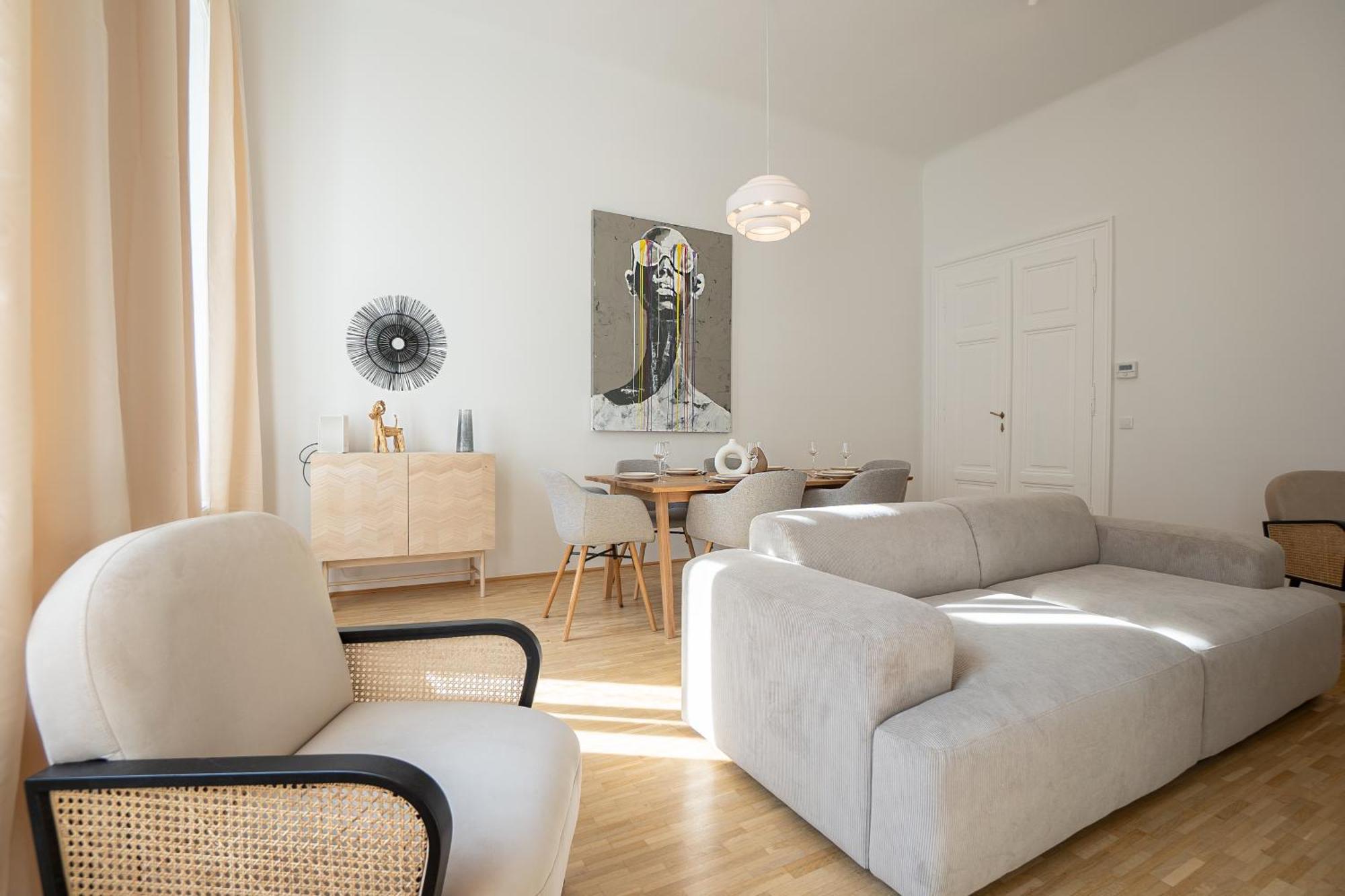 Vibrant 107 M2 Flat In The Center
