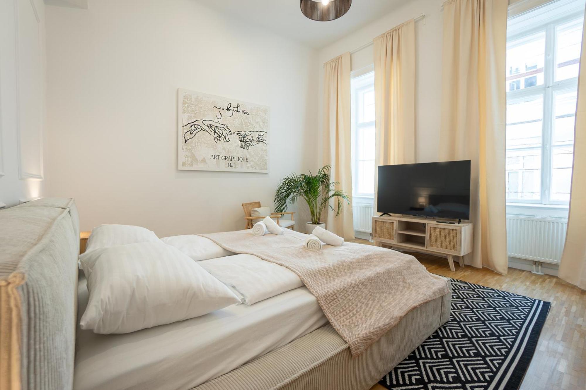 Vibrant 107 M2 Flat In The Center *
