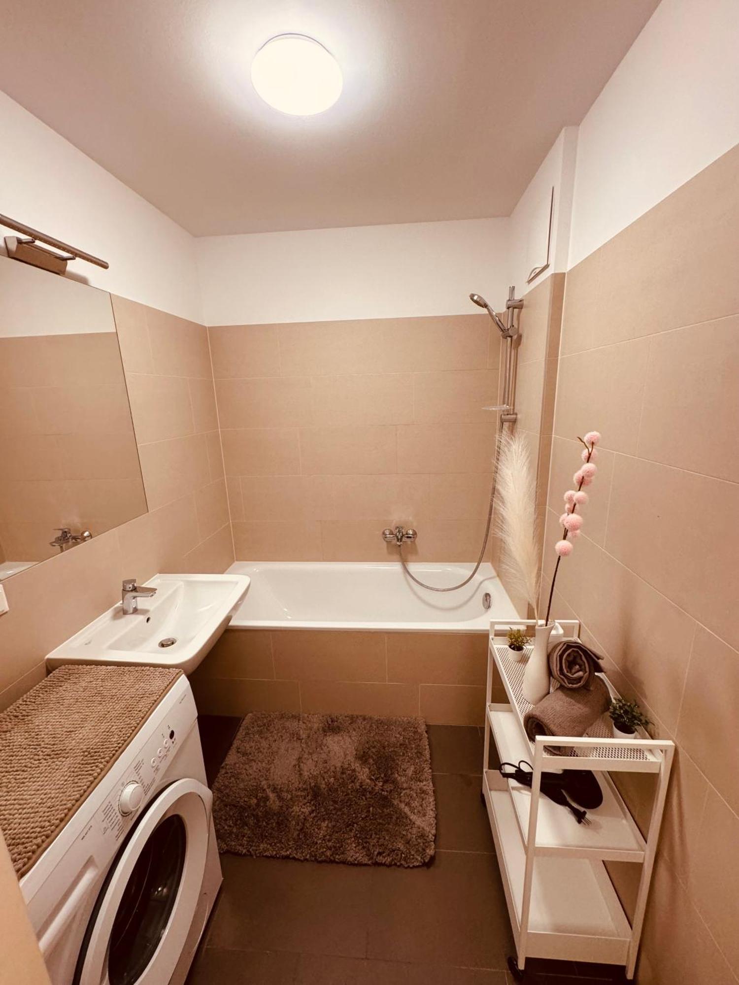 Apartment Ursula Rose Collection An Der Donau Vienna