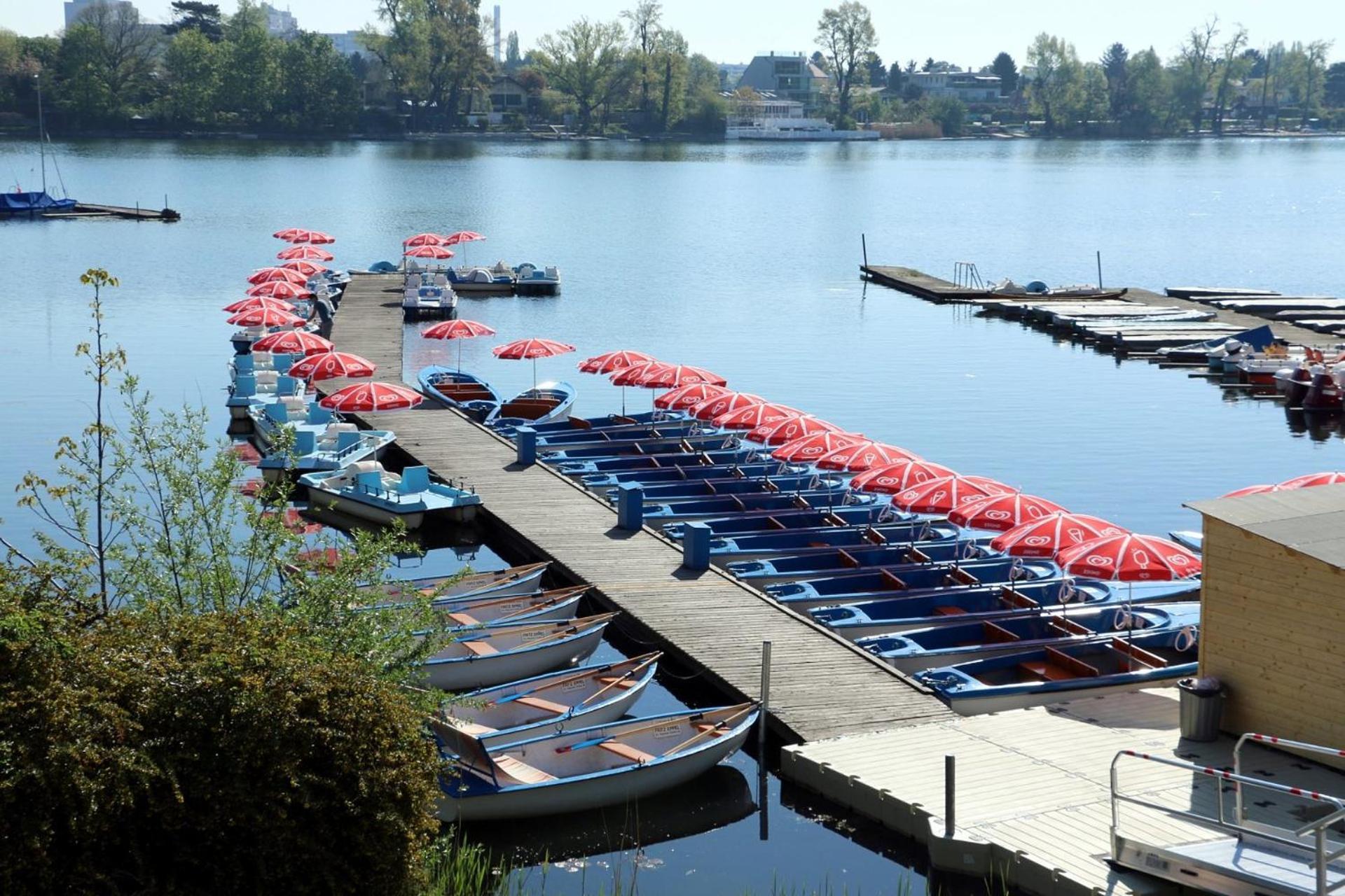 Ursula Rose Collection An Der Donau * Vienna