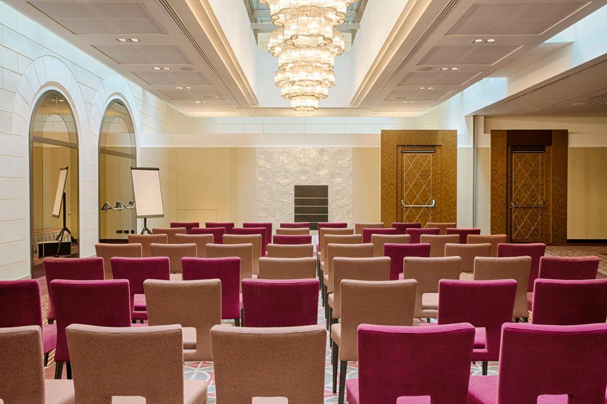 Anantara Palais Hansen - Newly Renovated