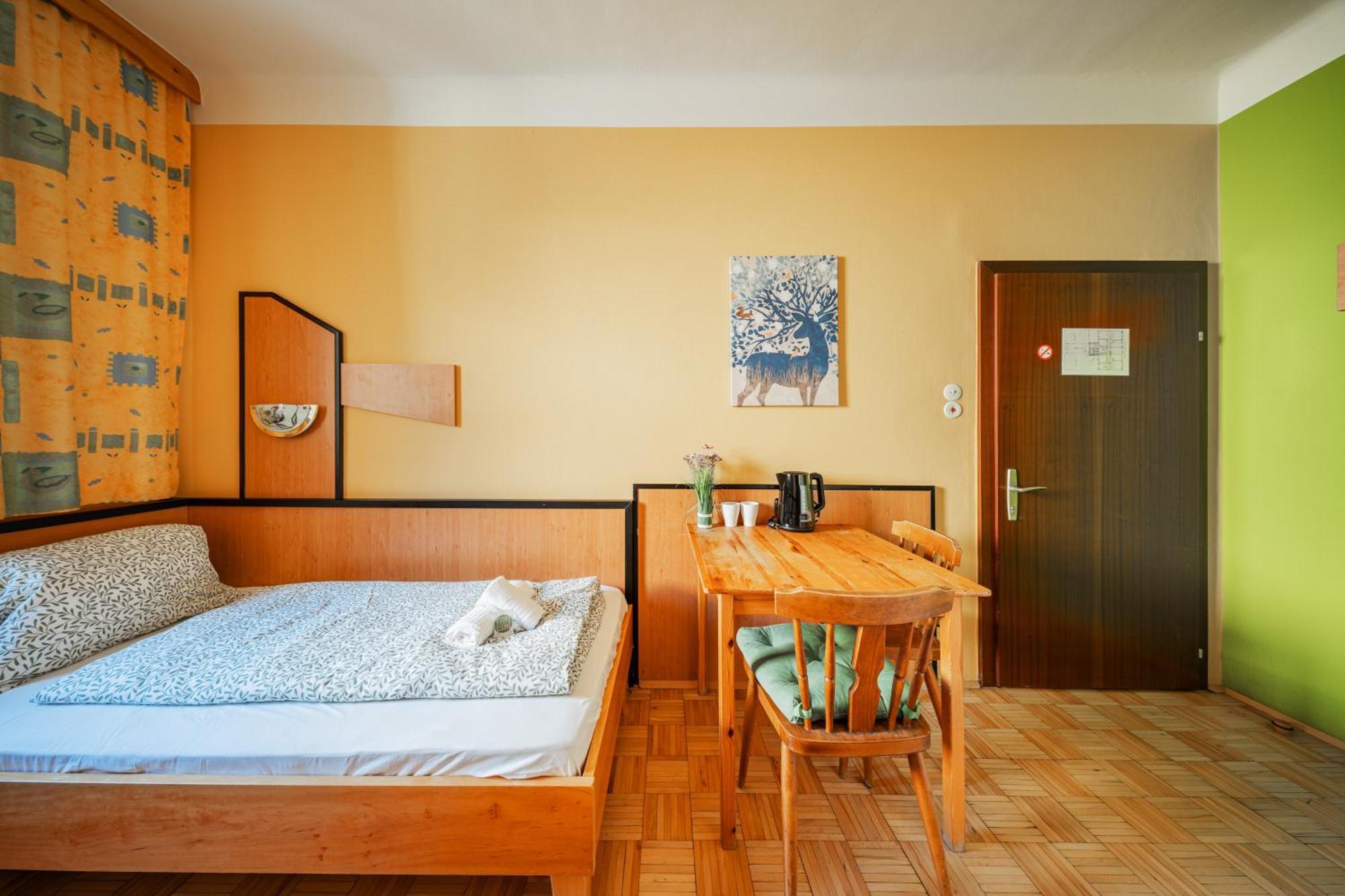 West Business Hotel 2*