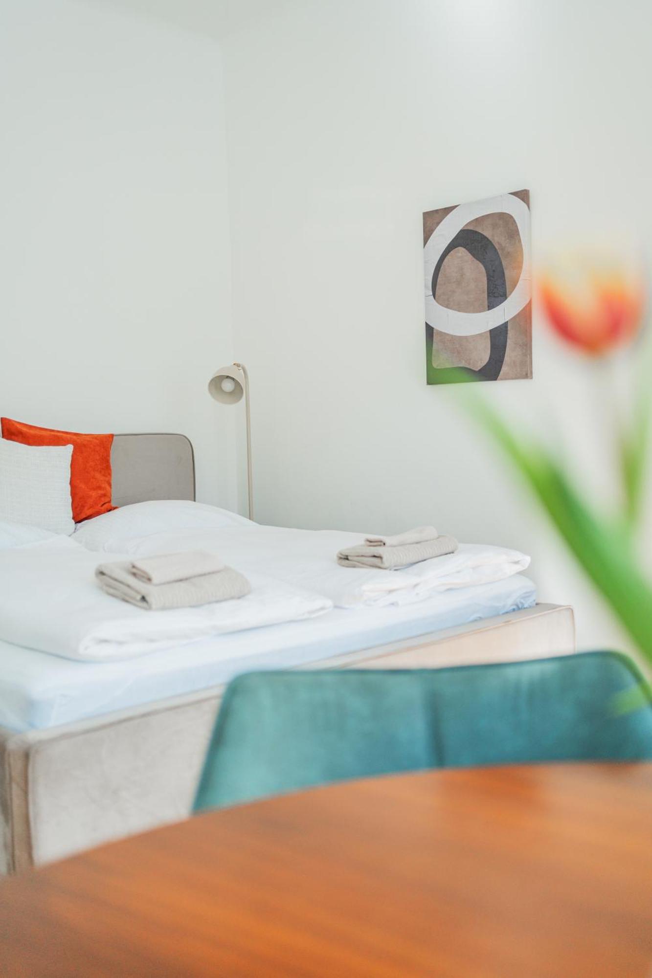 Sonnige Altbauwohnung Nahe Hauptbahnhof Apartment