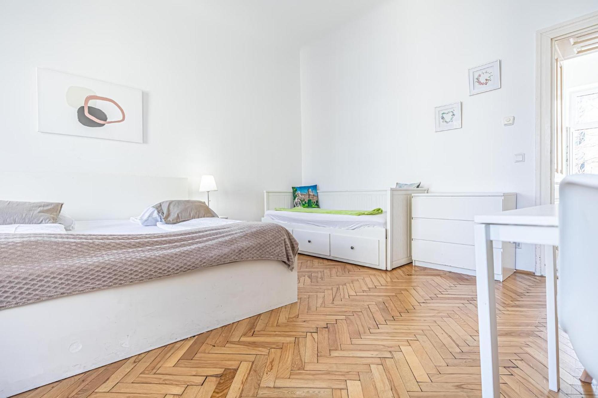 Apartment Stylish 2br For Groups, Up To 5p At Margareten *