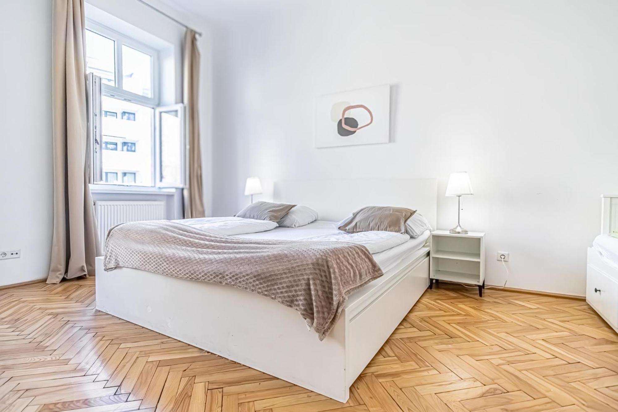 Apartment Stylish 2br For Groups, Up To 5p At Margareten Vienna